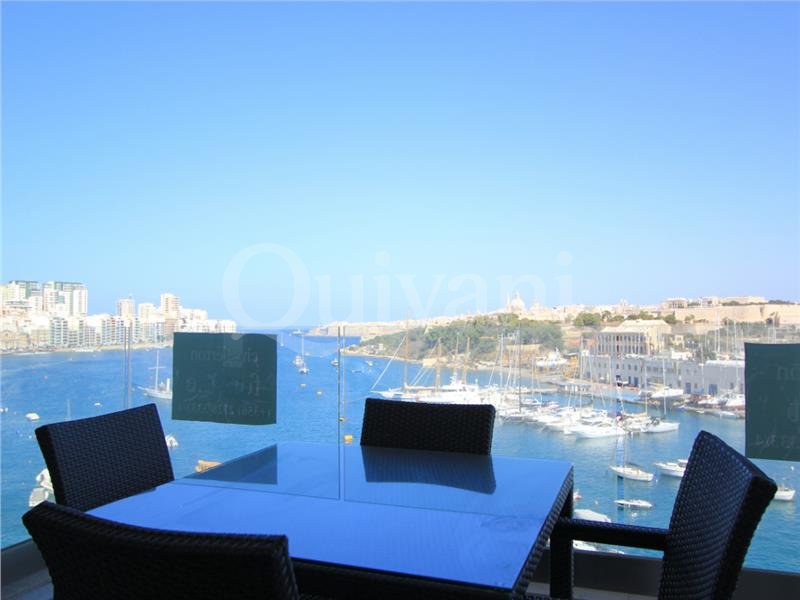 Gzira, Furnished Apartment