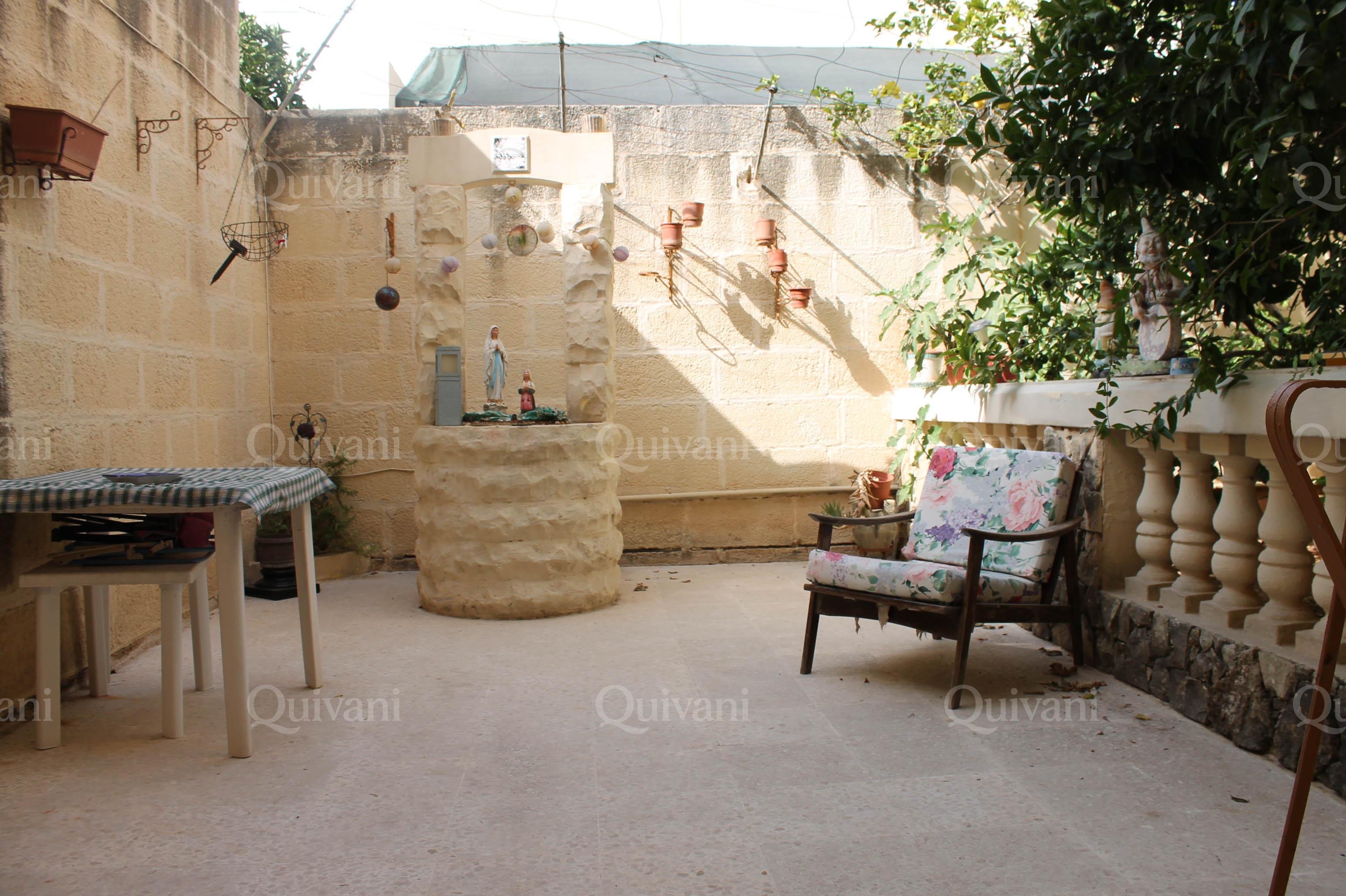 Mosta, Furnished Terraced House