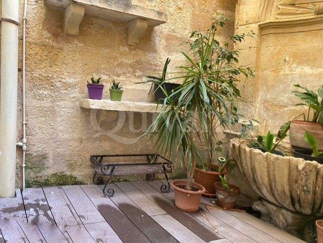 Sliema, Furnished Town House