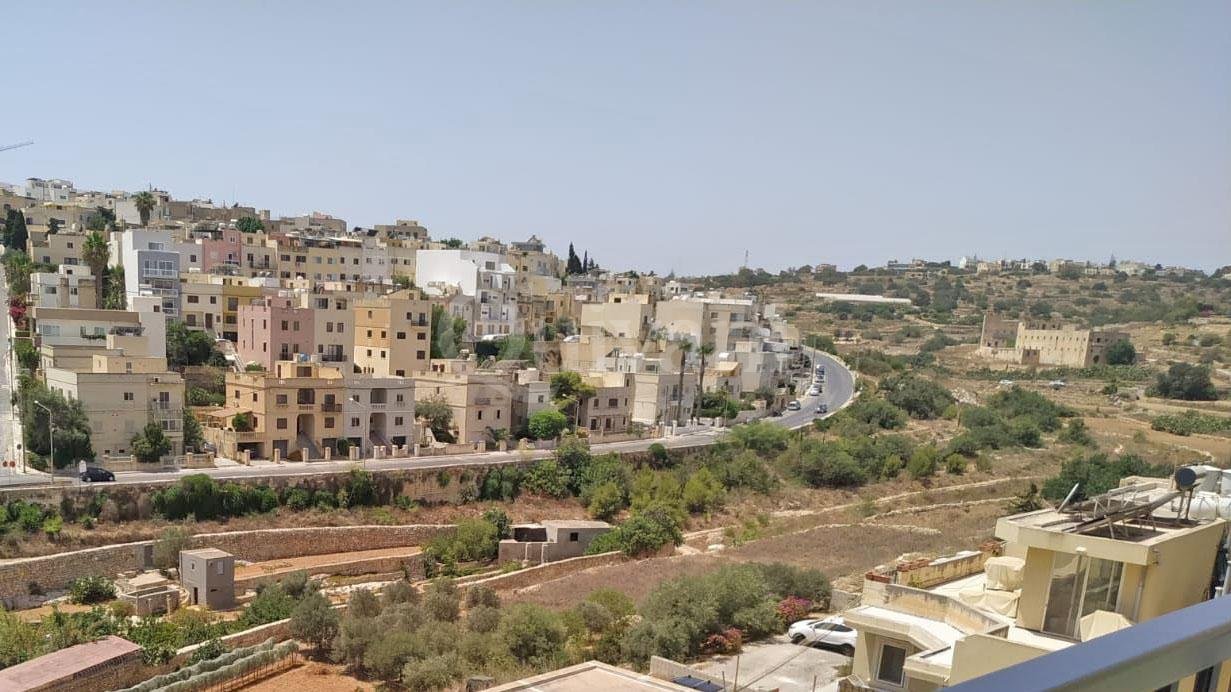 Swieqi, Furnished FF Maisonette