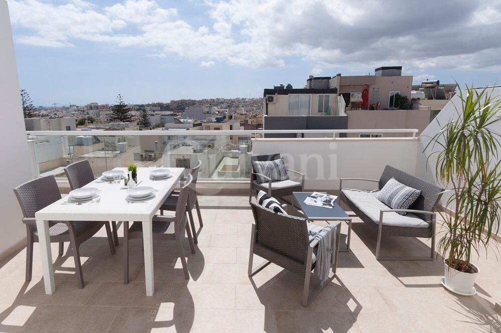 Swieqi, Furnished Penthouse