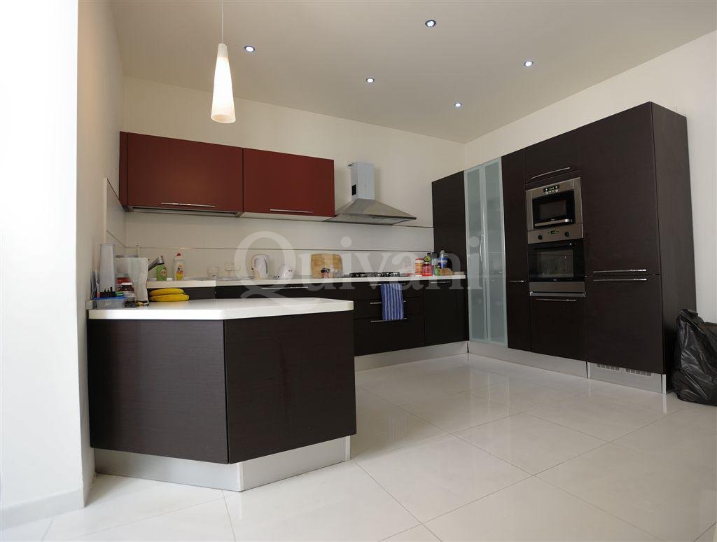Gzira, Furnished Duplex Maisonette
