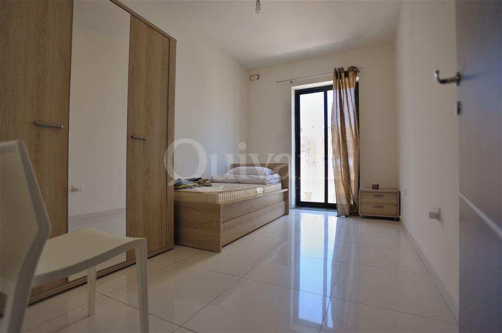 Gzira, Furnished Duplex Maisonette