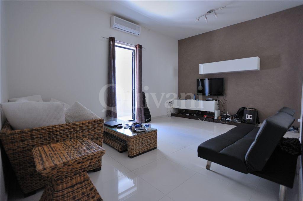 Gzira, Furnished Duplex Maisonette