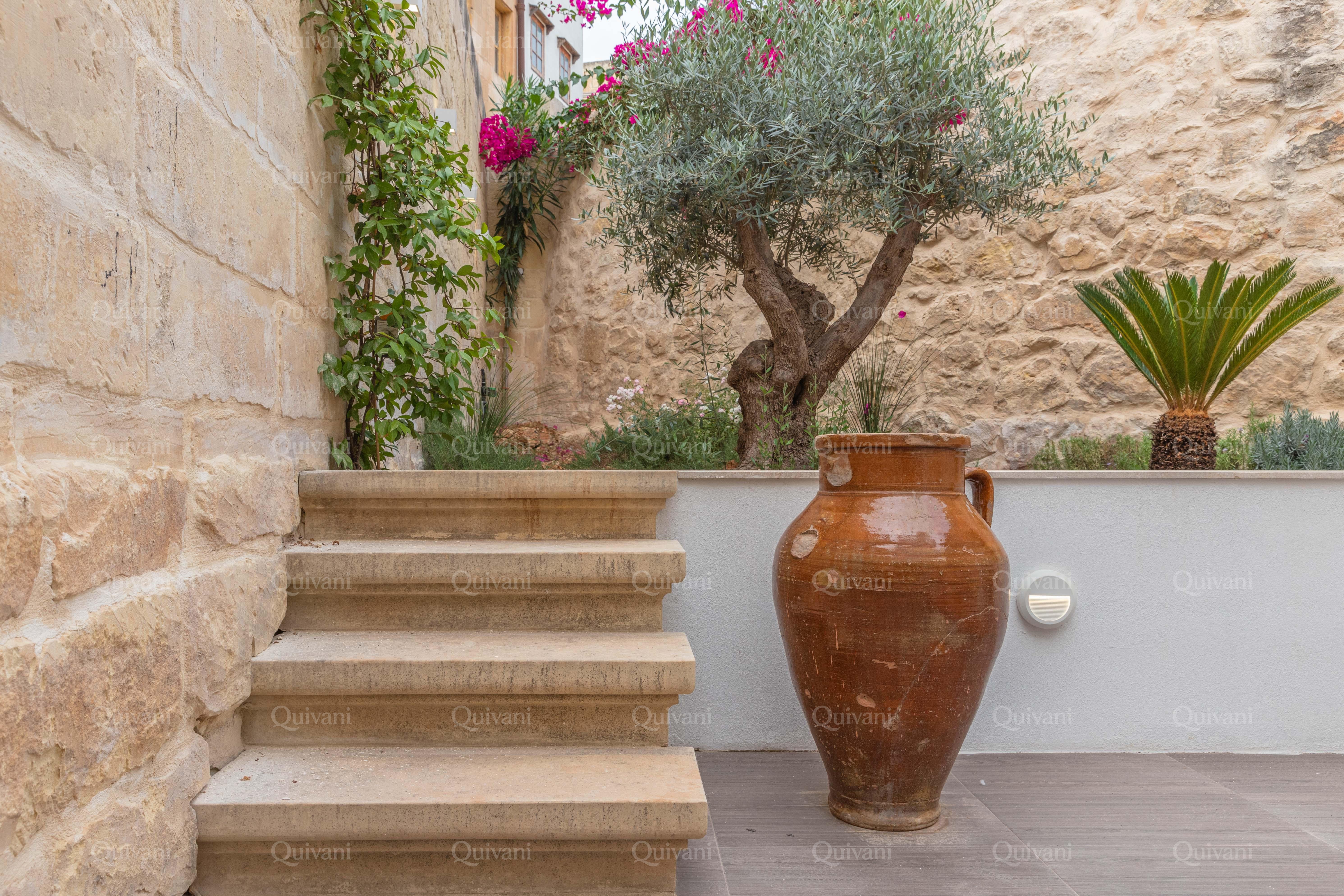 Sliema, Furnished Town House