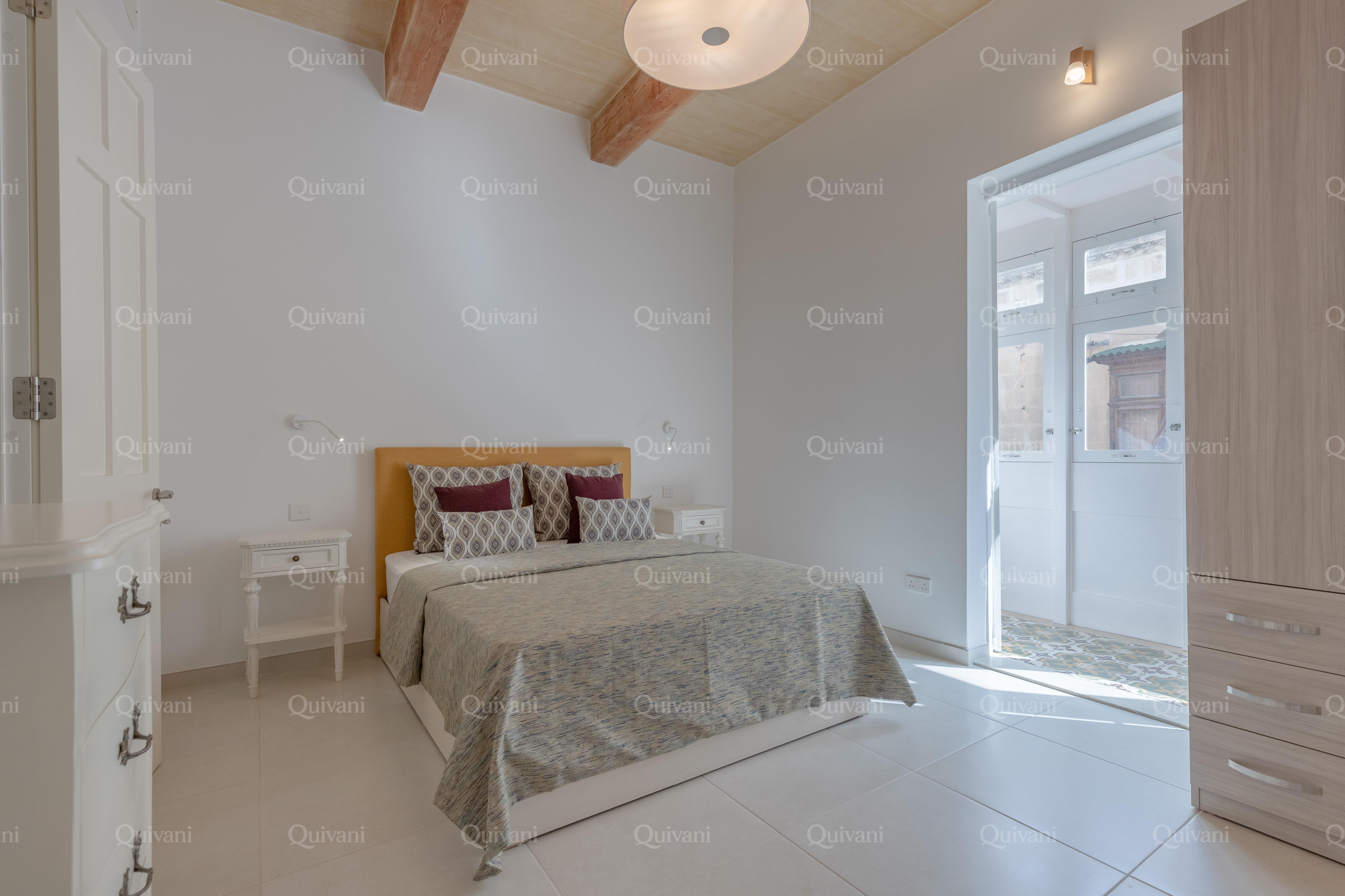 Sliema, Furnished Town House