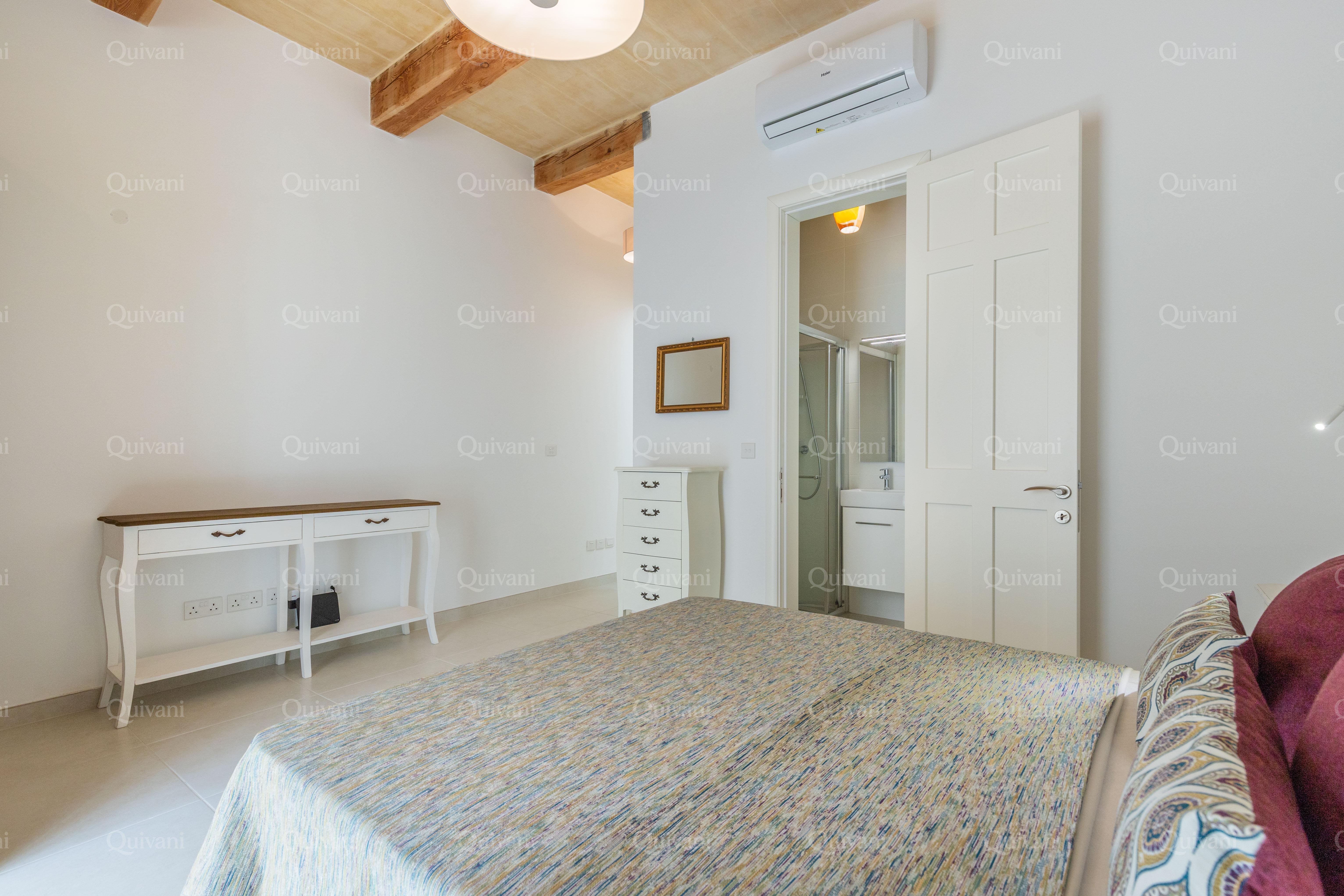 Sliema, Furnished Town House