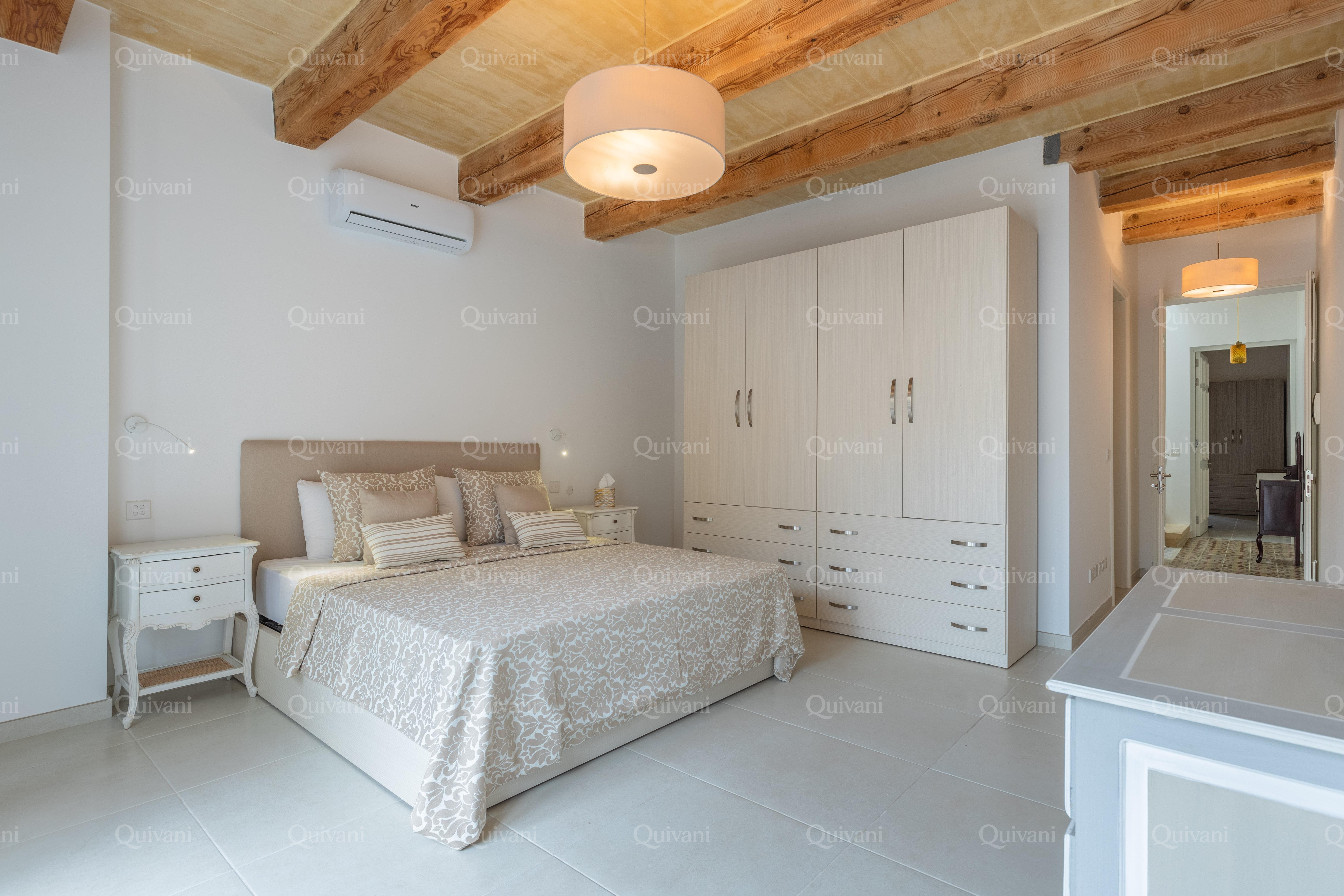 Sliema, Furnished Town House