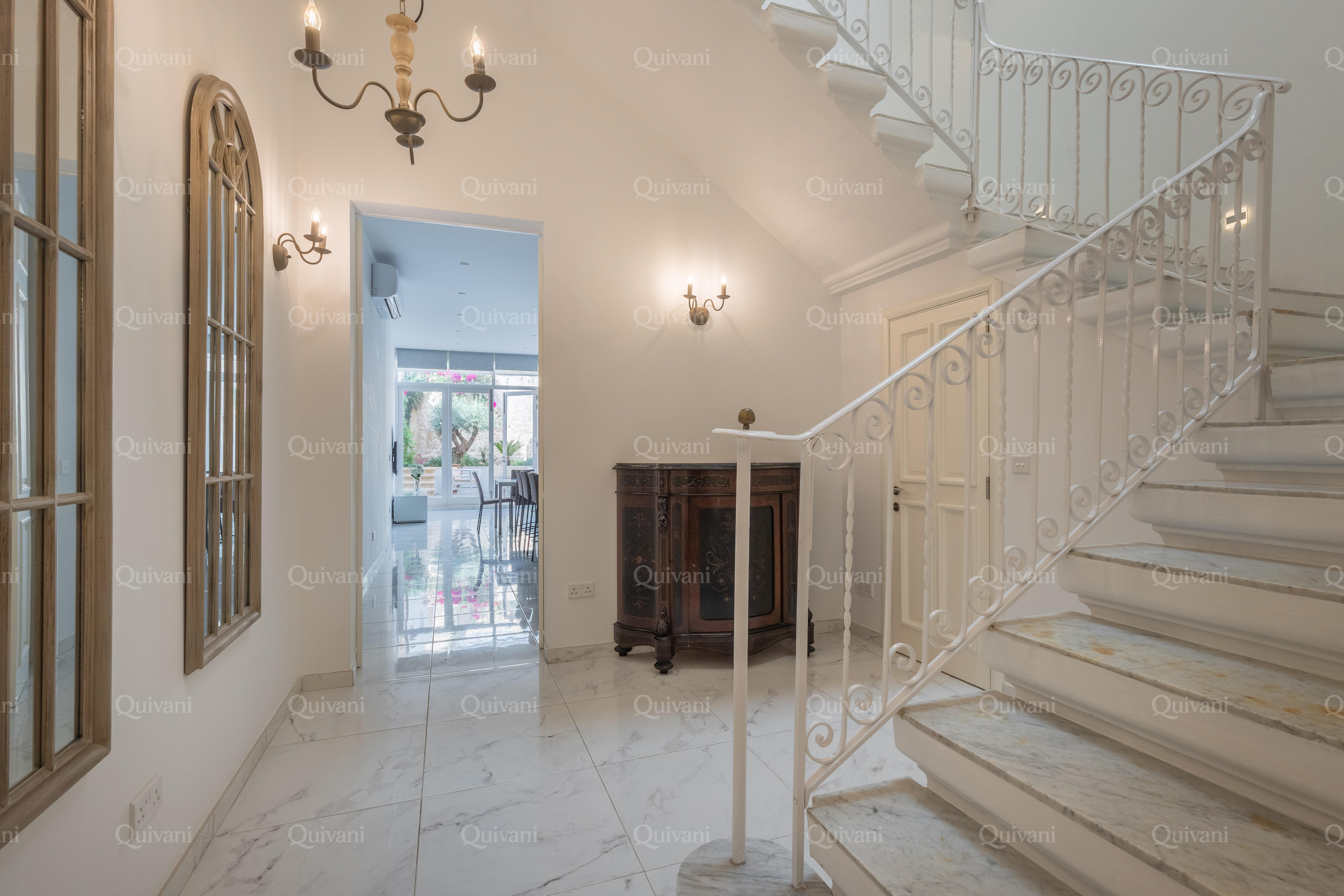 Sliema, Furnished Town House