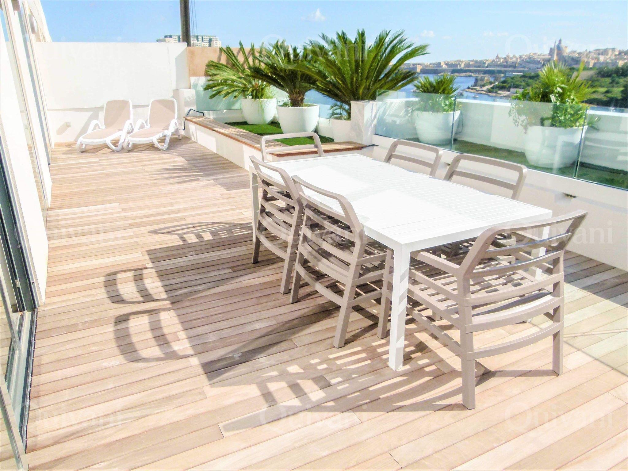 Sliema, Furnished Penthouse