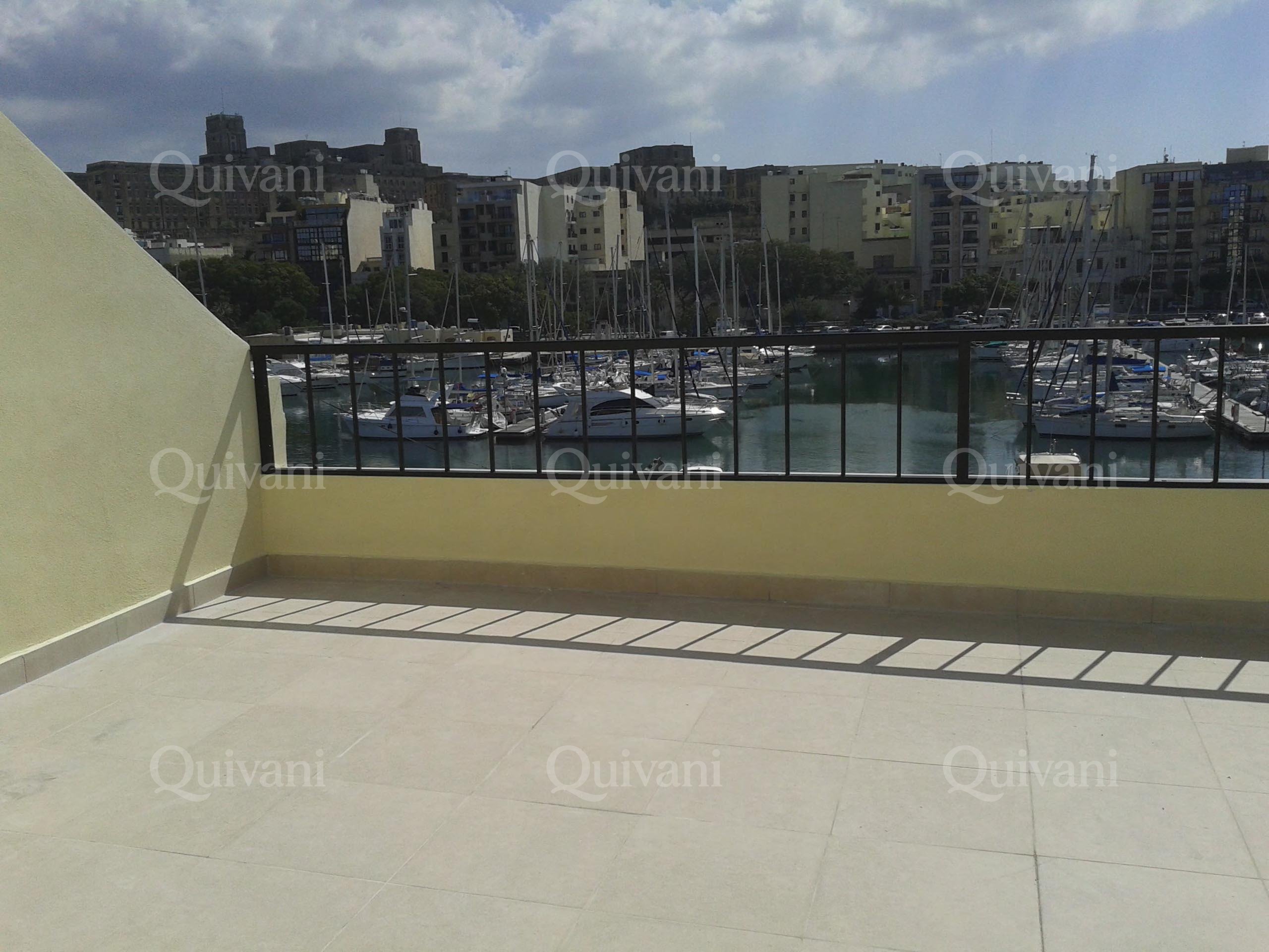 Msida, Furnished Town House