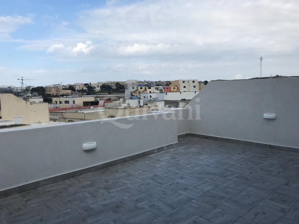 Qormi, Furnished Penthouse