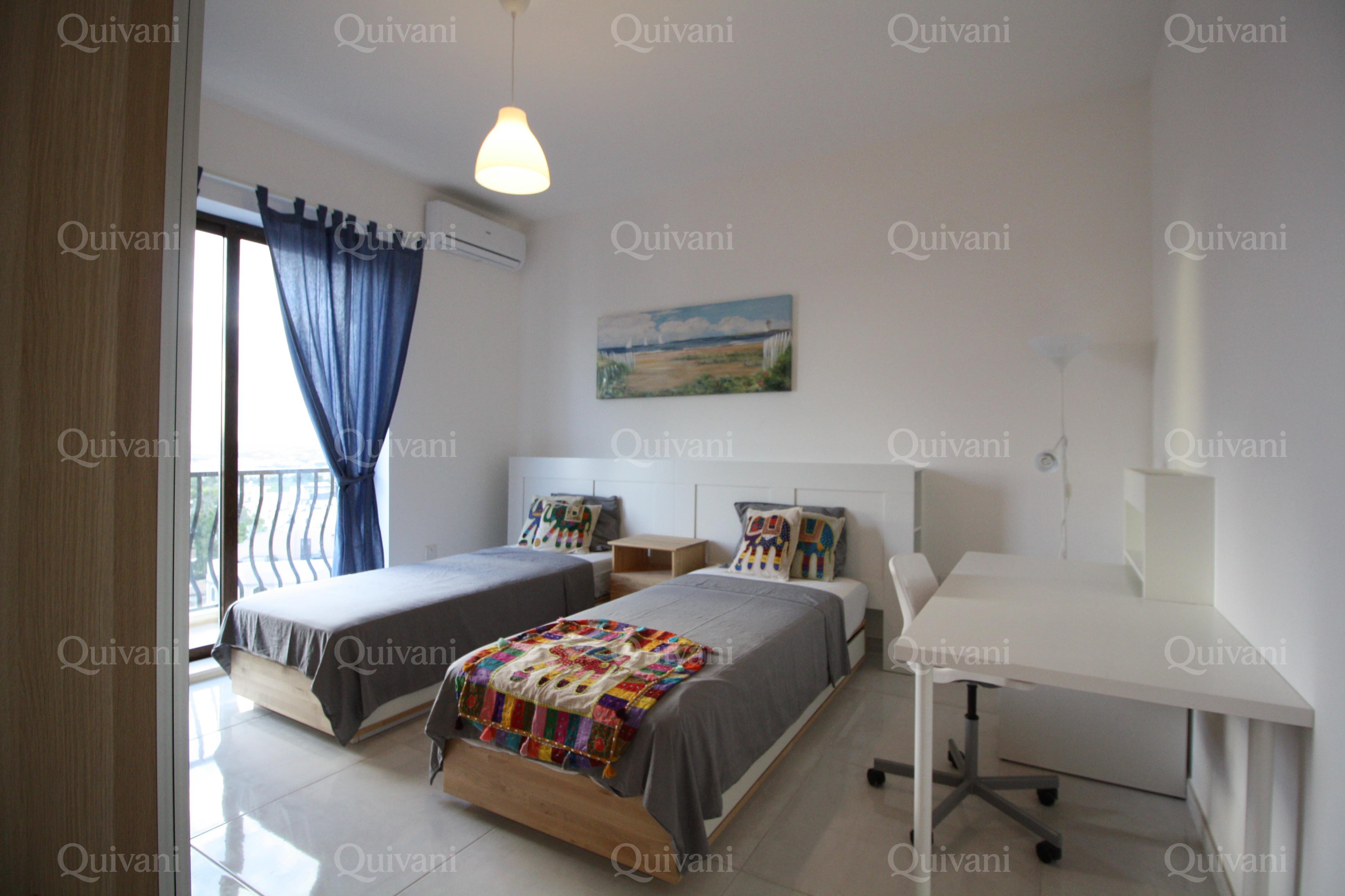 Naxxar, Furnished Penthouse