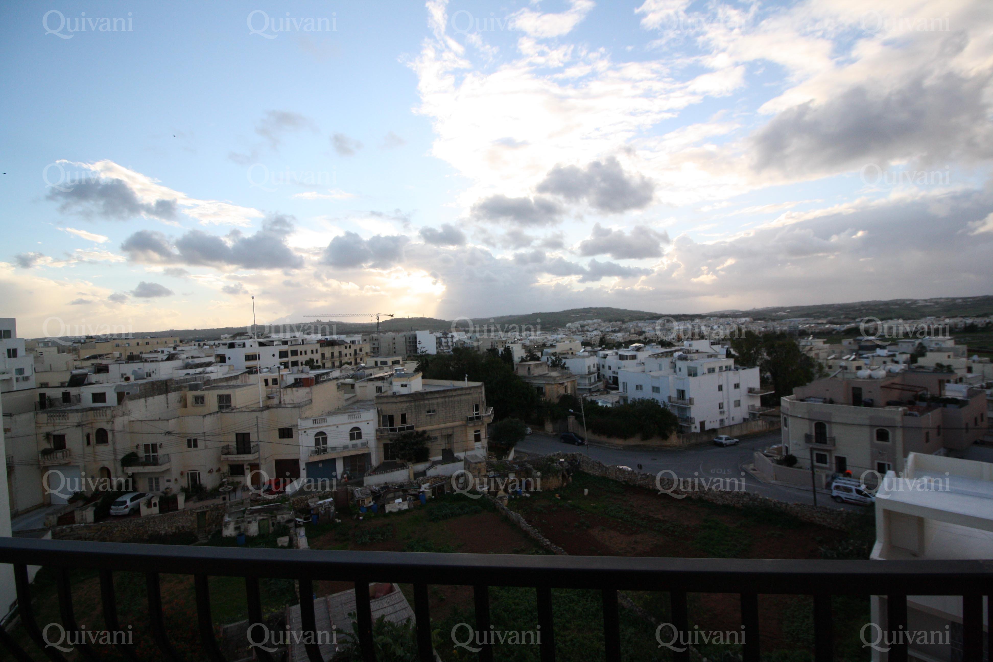 Naxxar, Furnished Penthouse