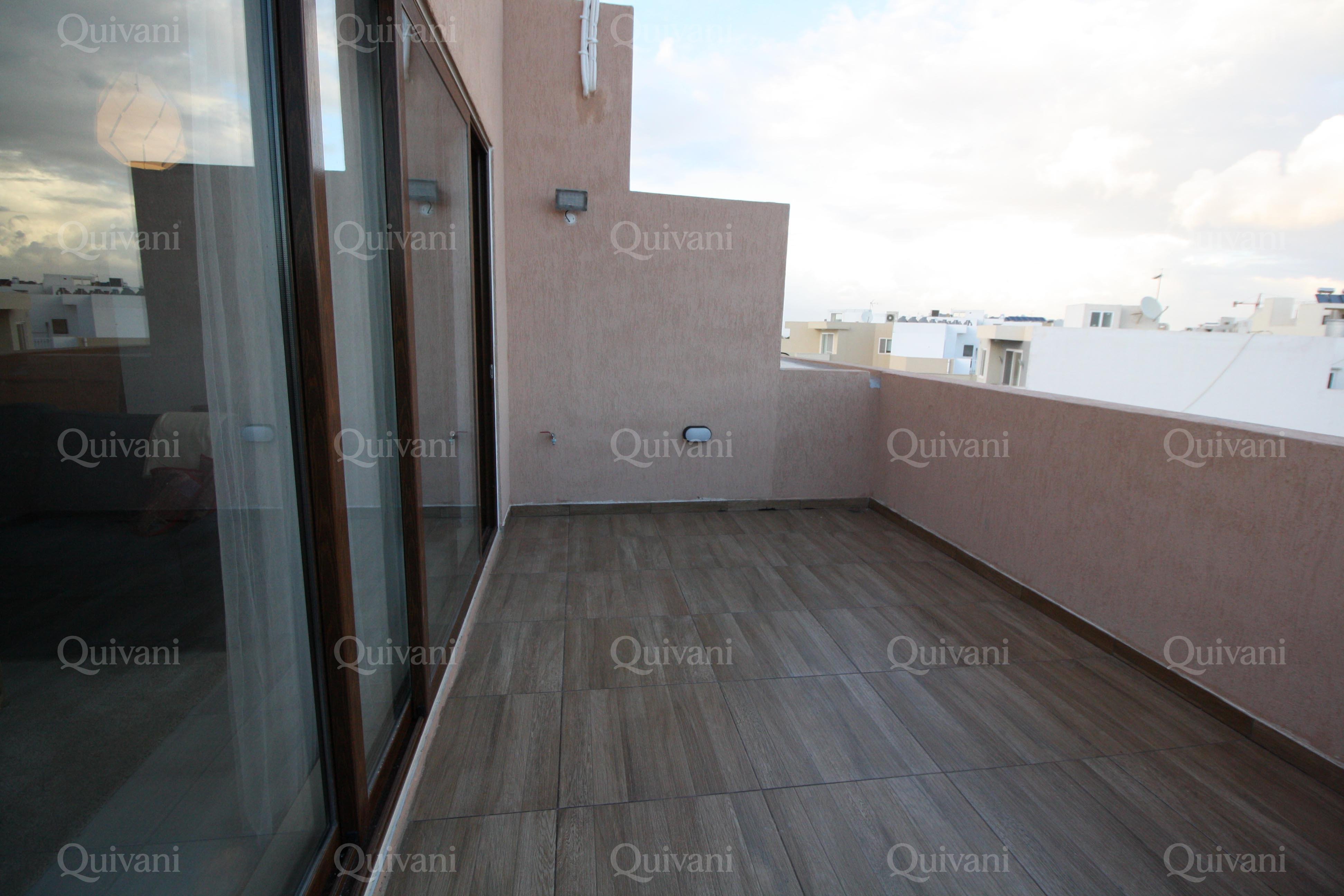 Naxxar, Furnished Penthouse