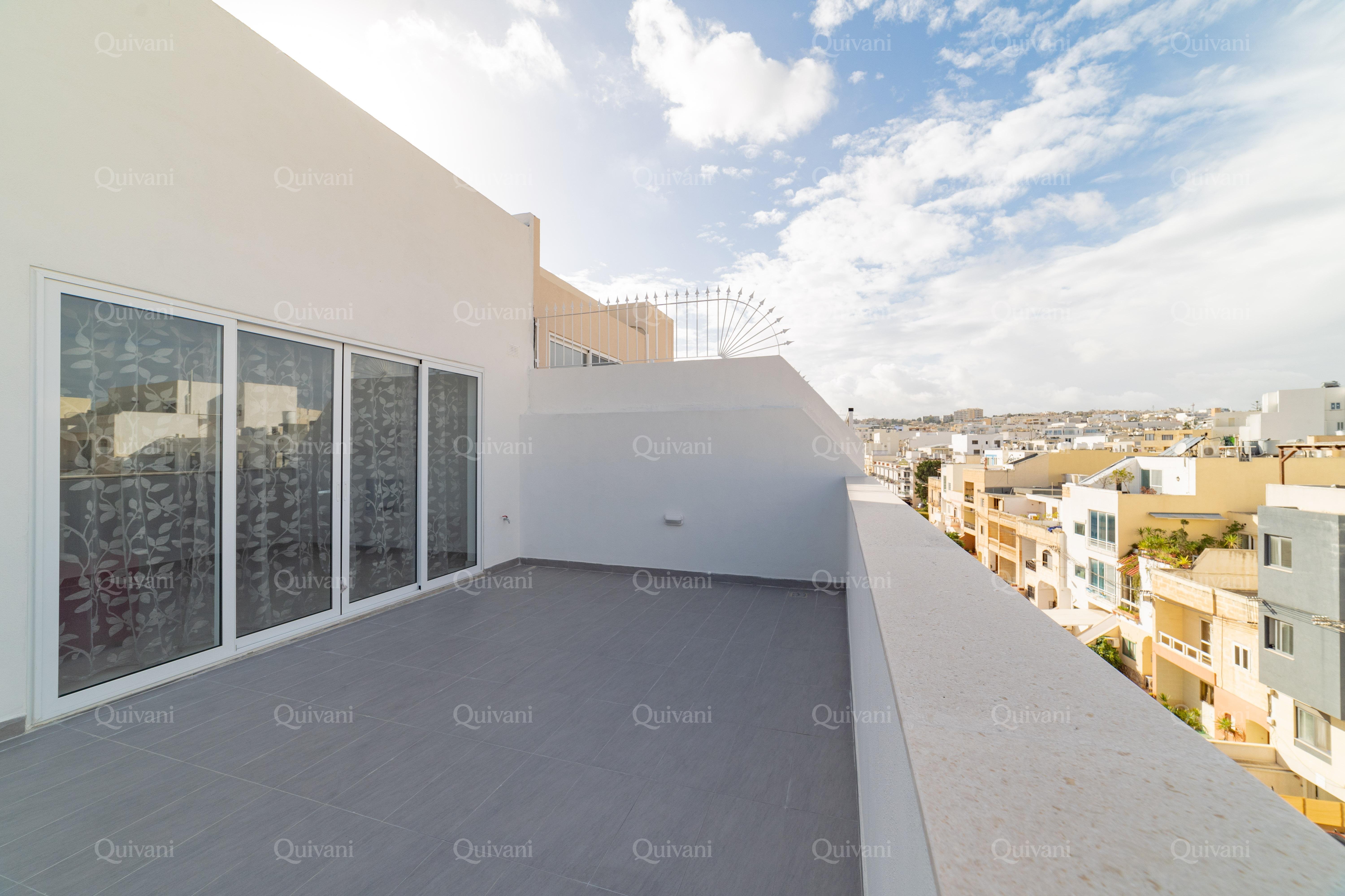 Swieqi, Furnished Penthouse