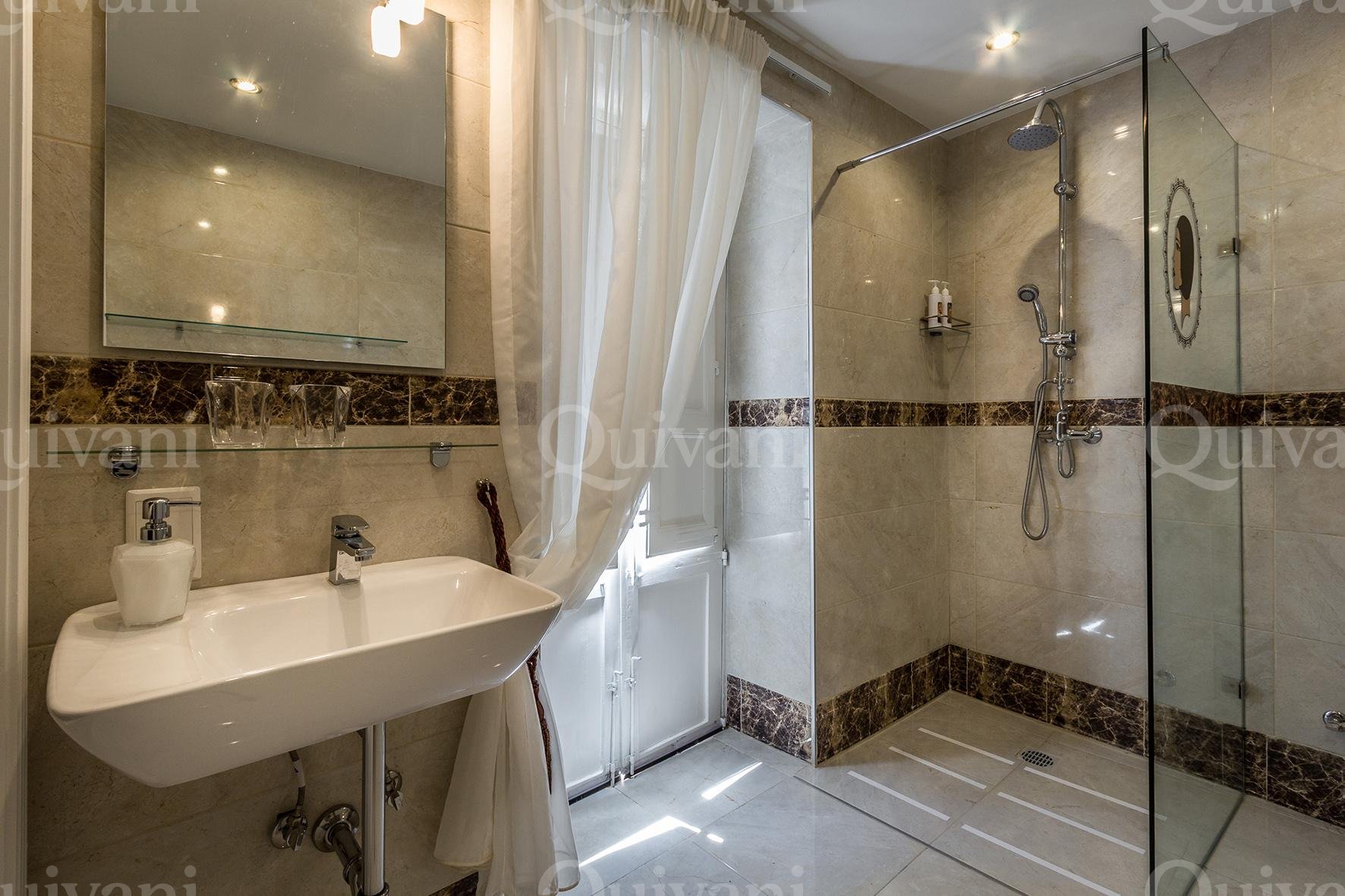 Cospicua, Finished Bed & Breakfast