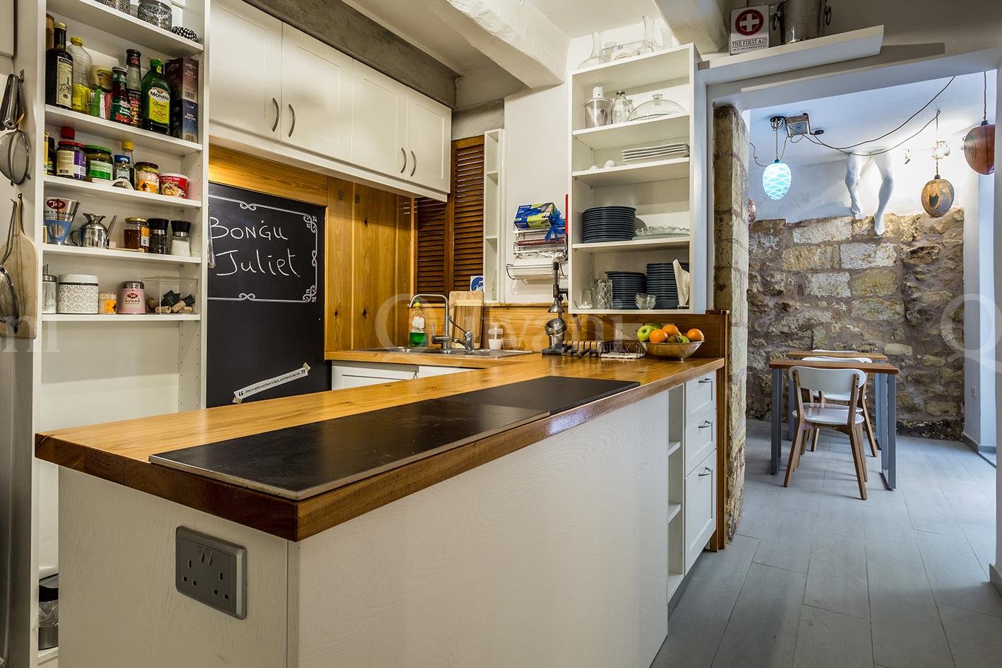 Cospicua, Finished Bed & Breakfast