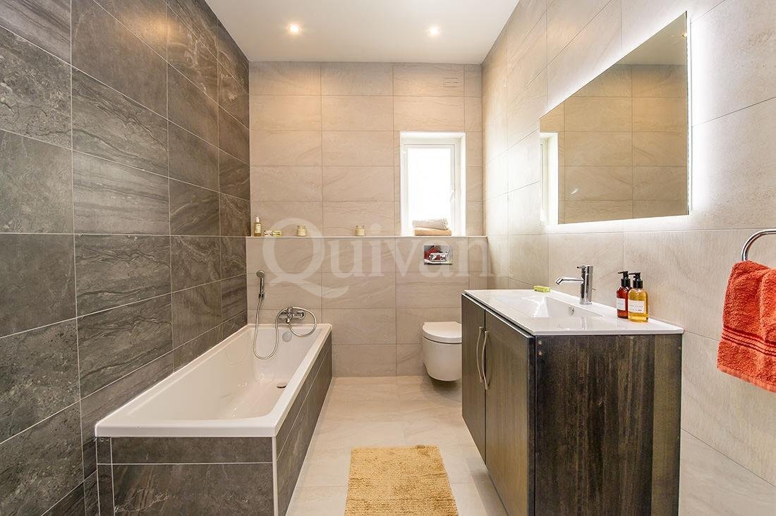 Southridge, Furnished Apartment