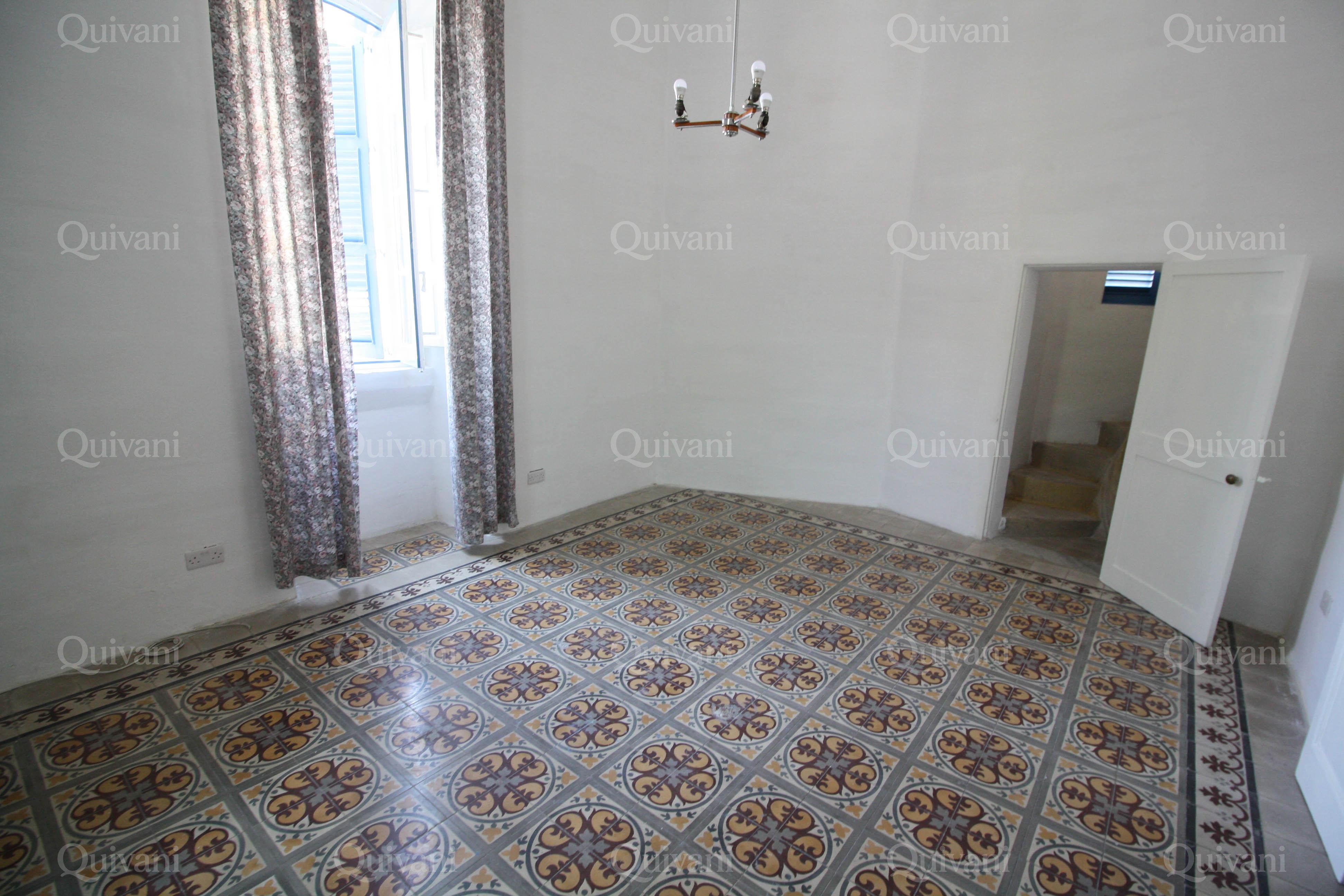 Santa Venera, Semi-Furnished Town House