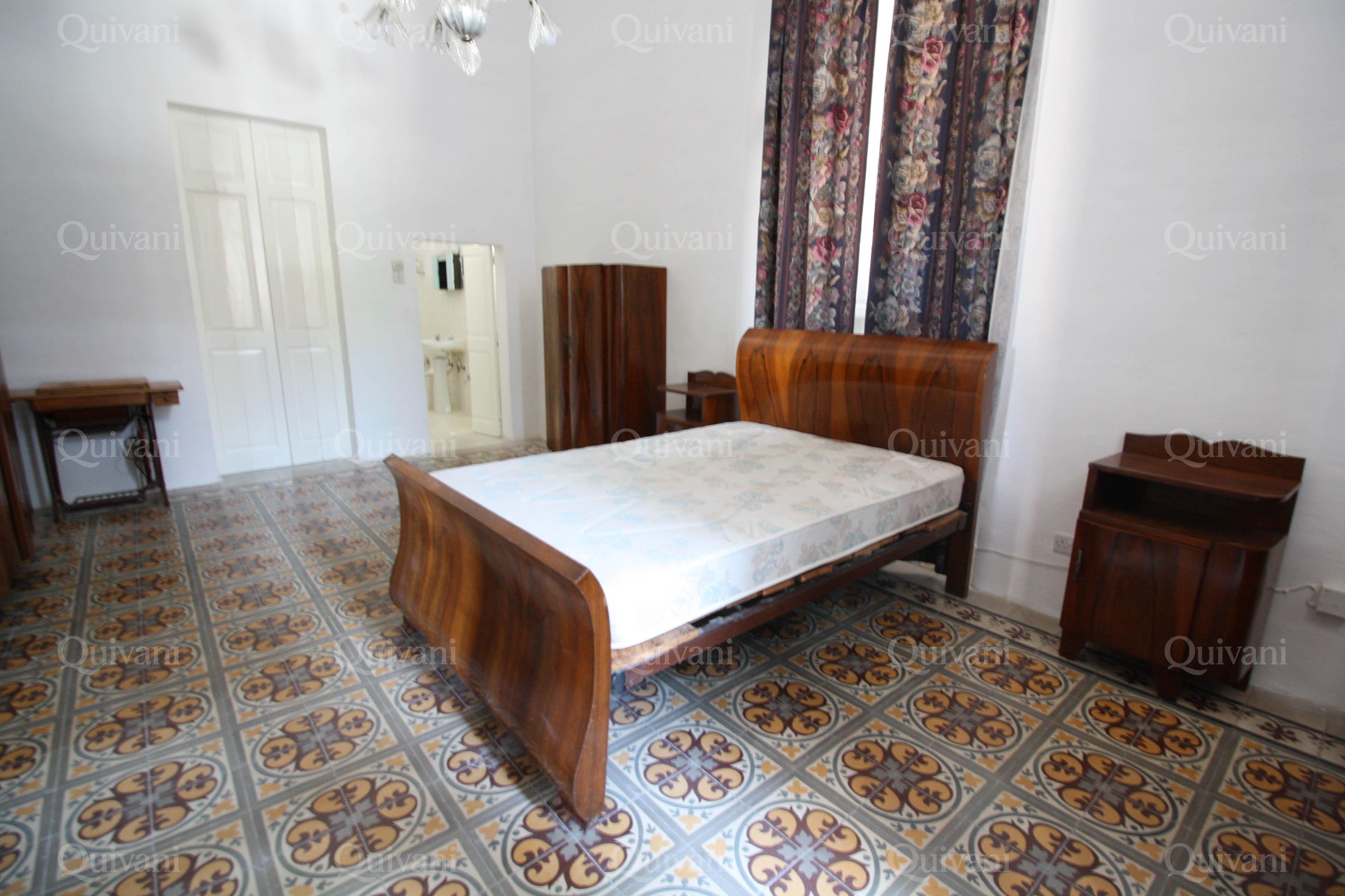 Santa Venera, Semi-Furnished Town House