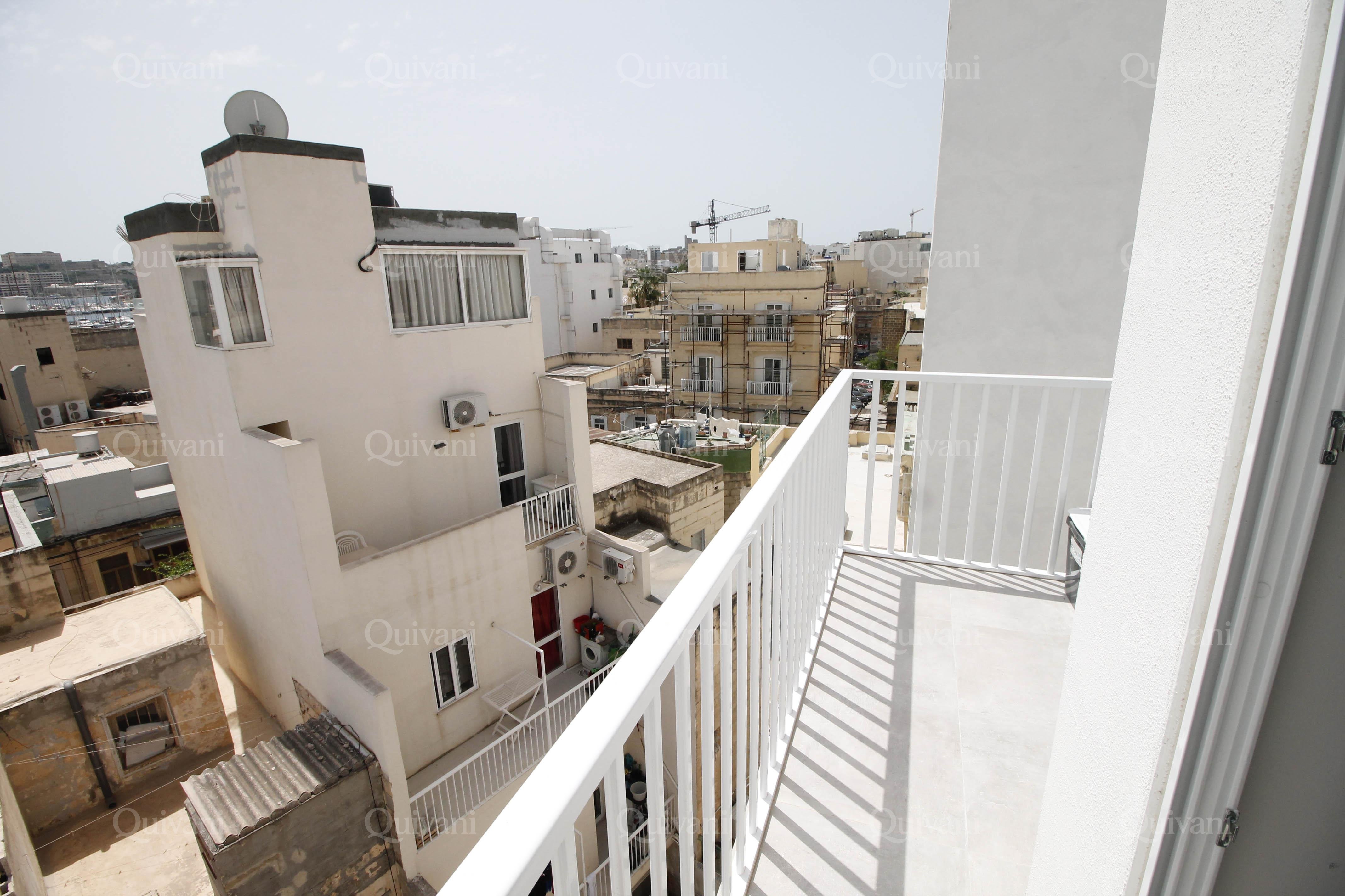 Gzira, Furnished Penthouse