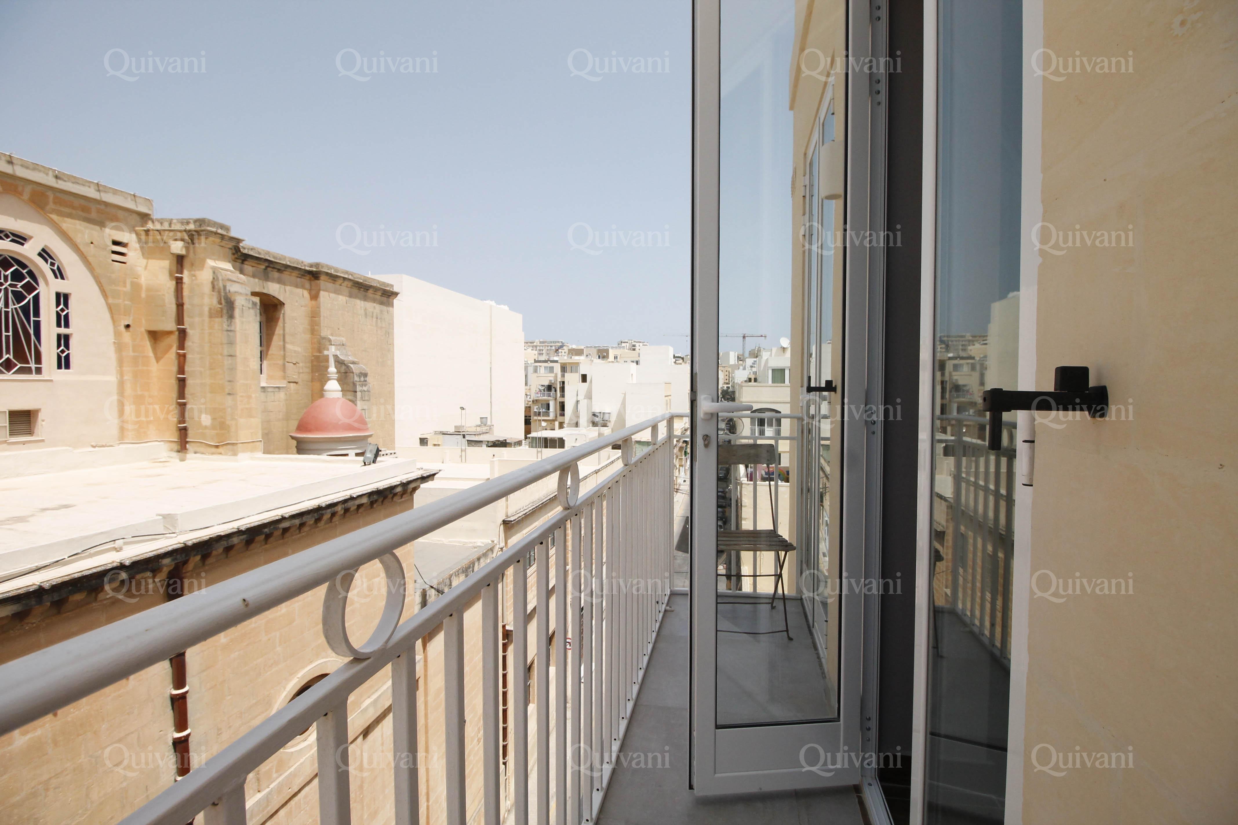 Gzira, Furnished Penthouse