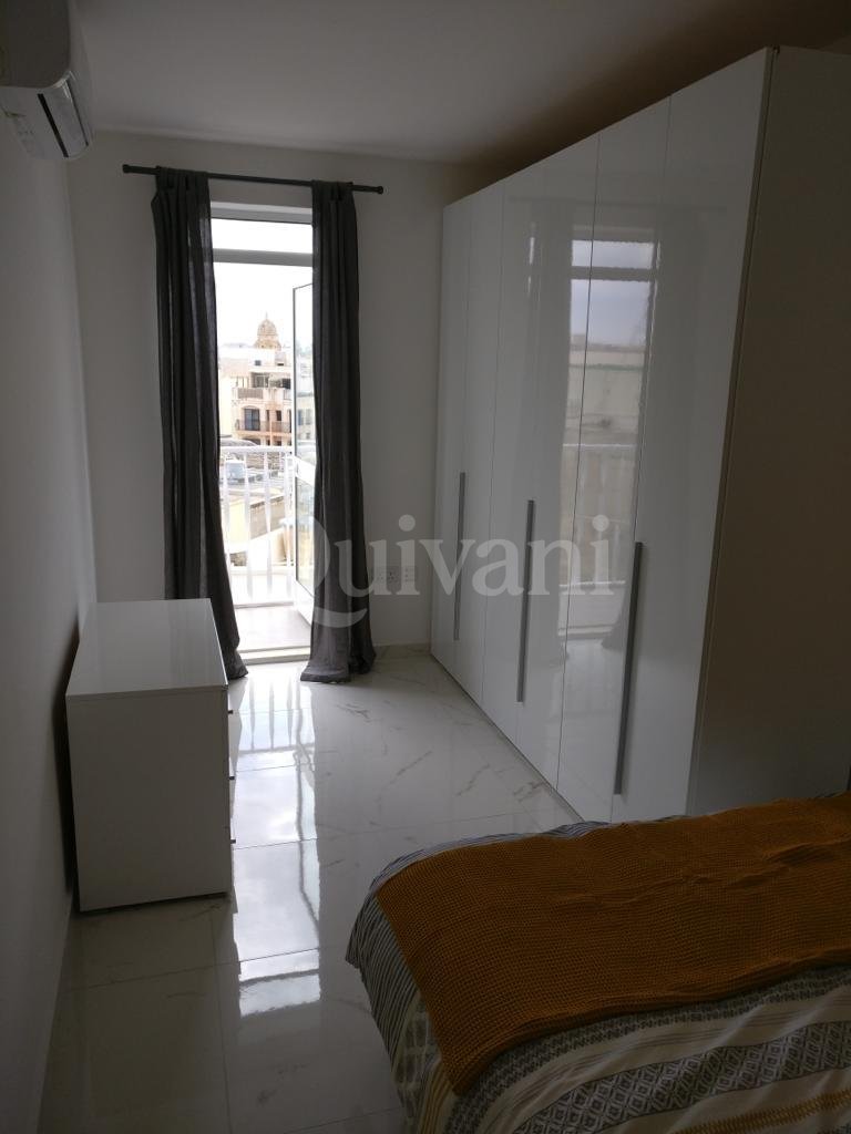 Gzira, Furnished Duplex Penthouse