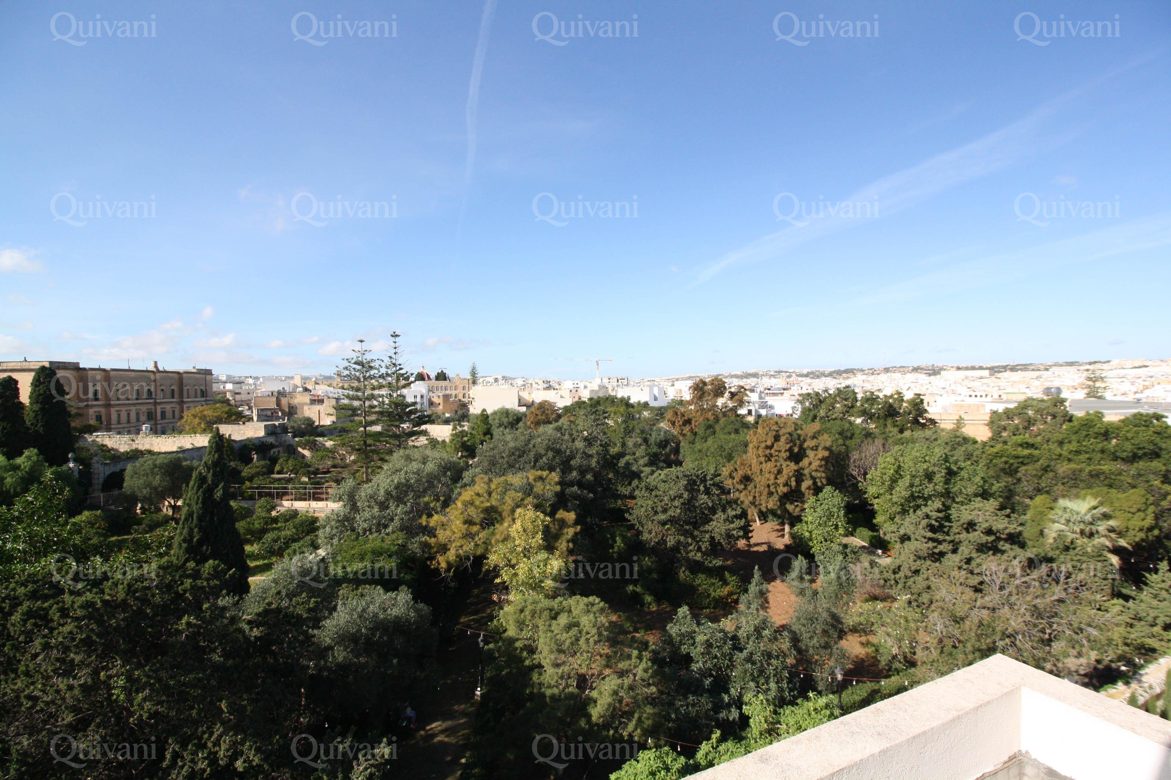 Santa Venera, Furnished Penthouse