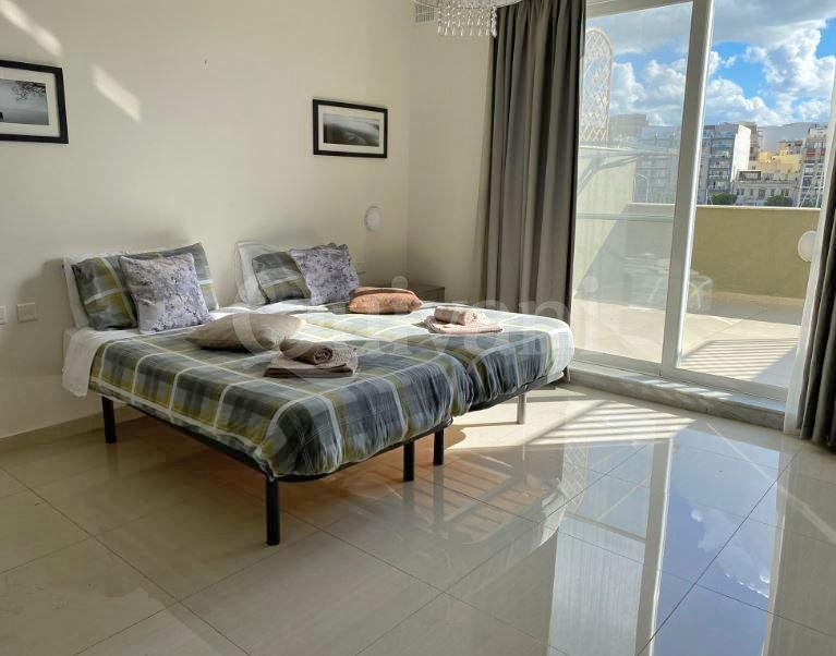 Ta'' Xbiex, Furnished Duplex Penthouse
