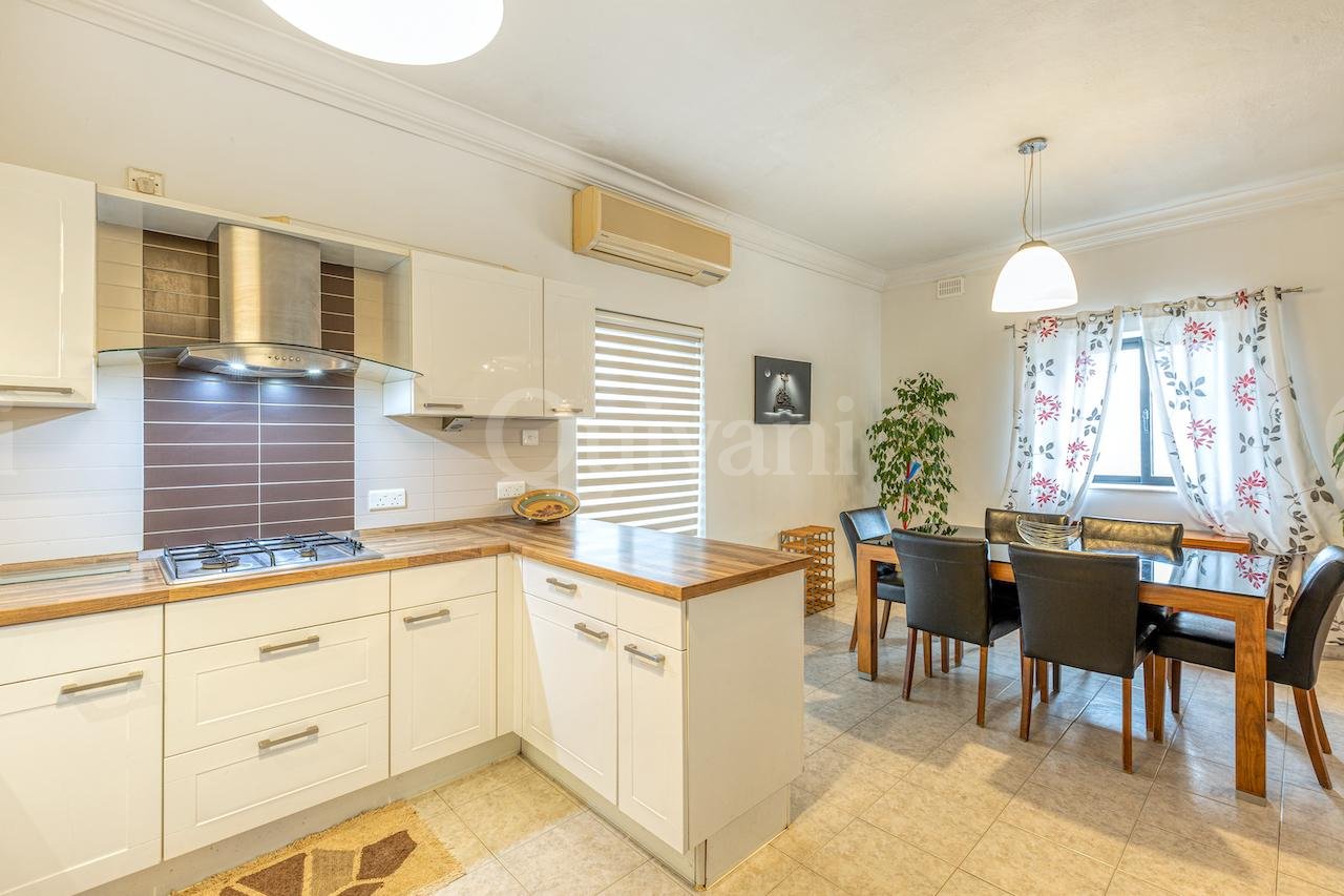 Pembroke, Furnished Apartment