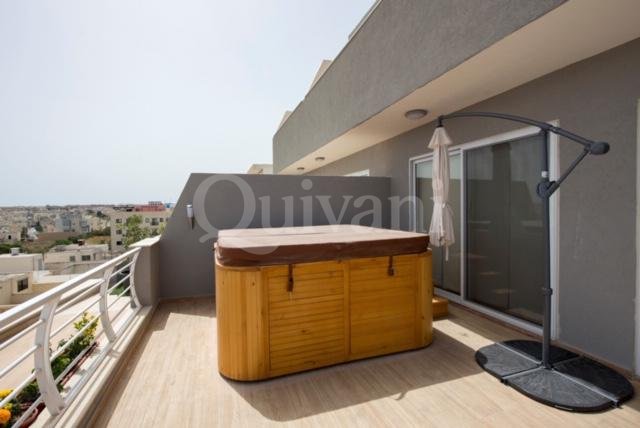 St Julians, Furnished Penthouse