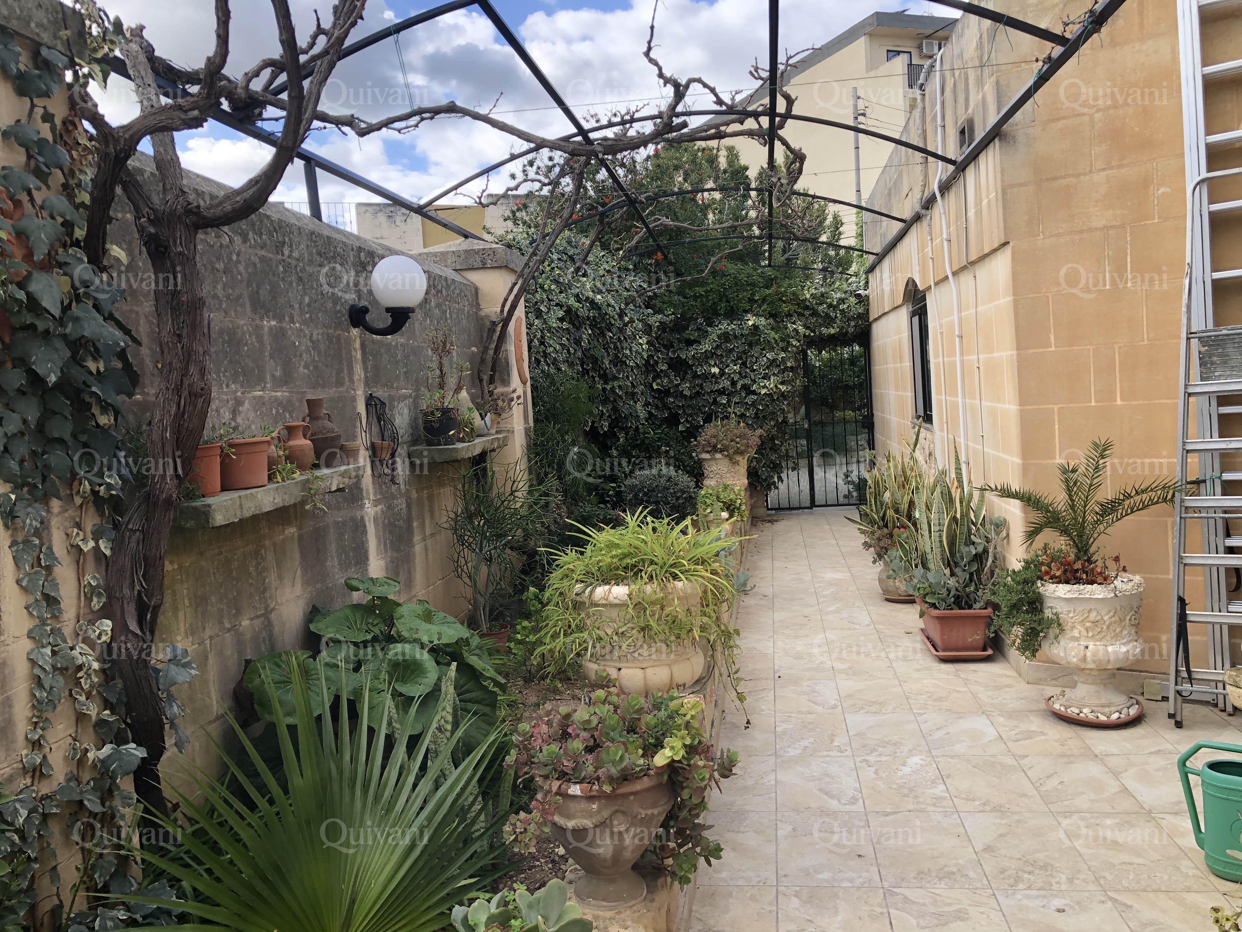 Attard, Furnished Bungalow