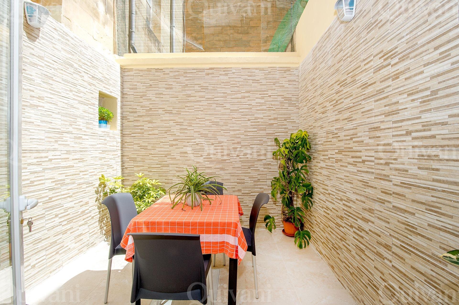 Sliema, Furnished Town House