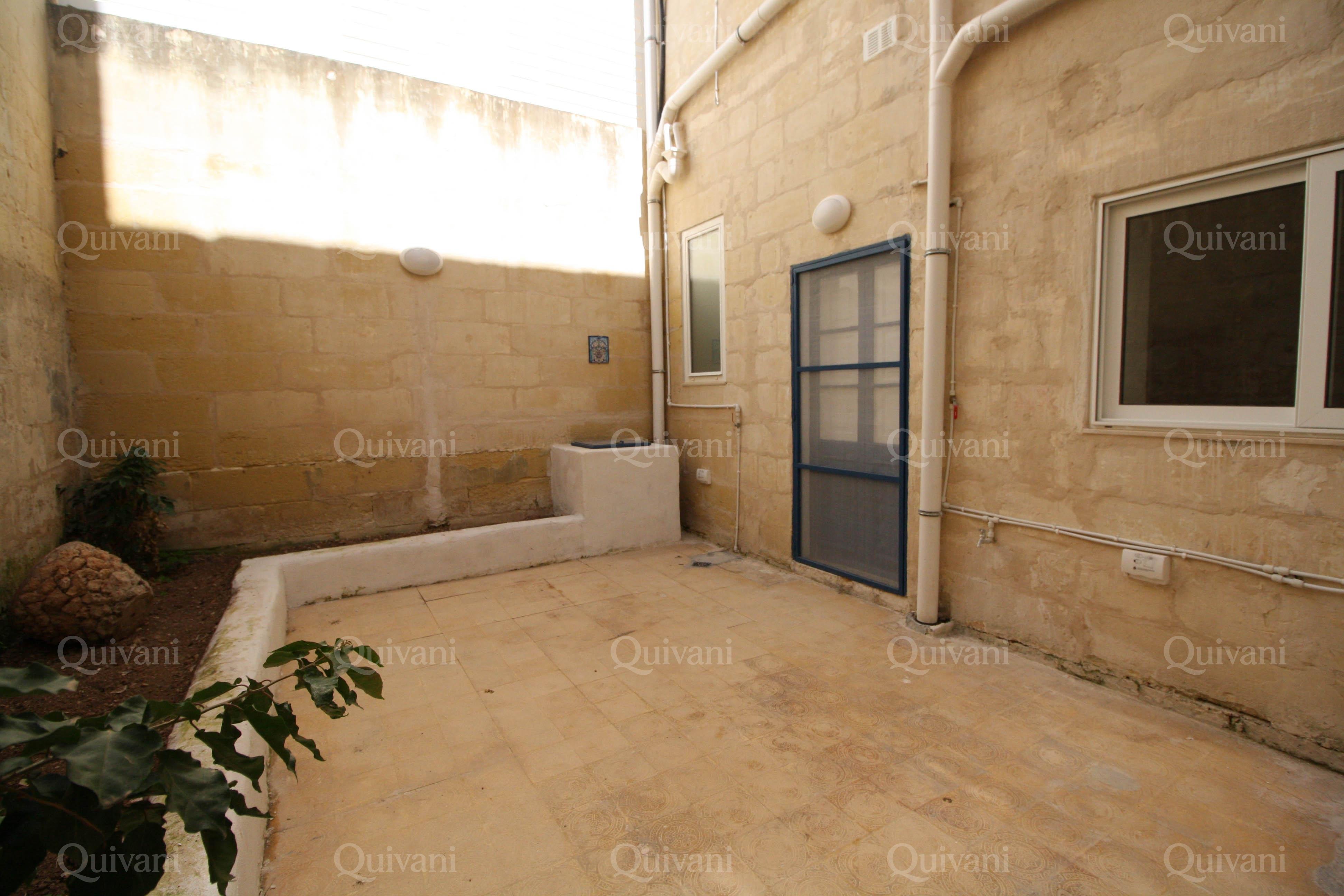 Sliema, Furnished Town House