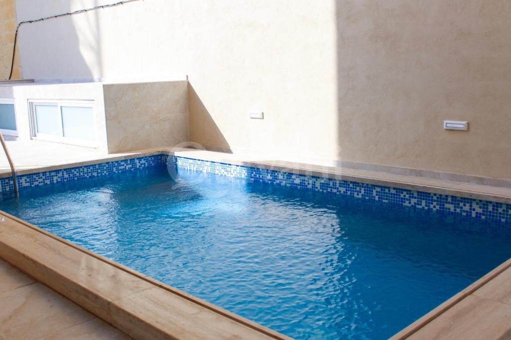 Swieqi, Furnished Villa