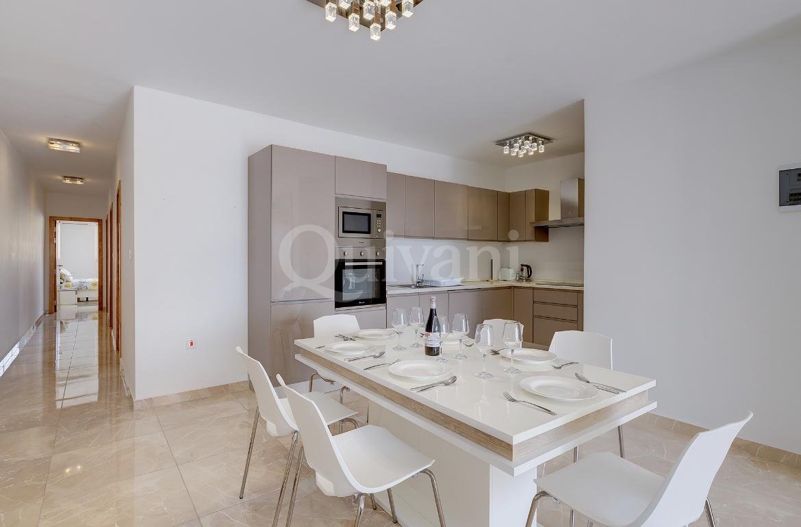 Swieqi, Furnished Penthouse