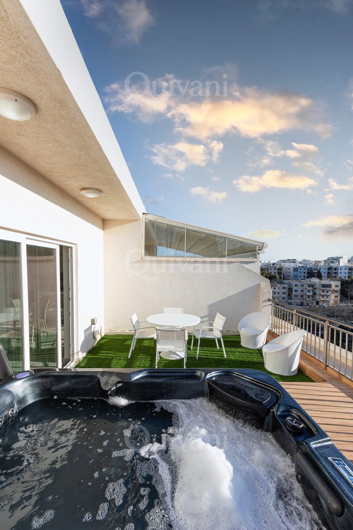 St Julians, Furnished Penthouse