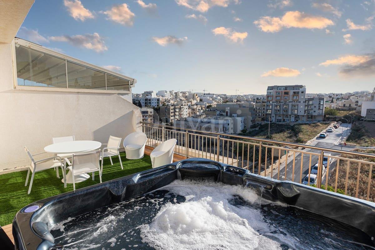 St Julians, Furnished Penthouse