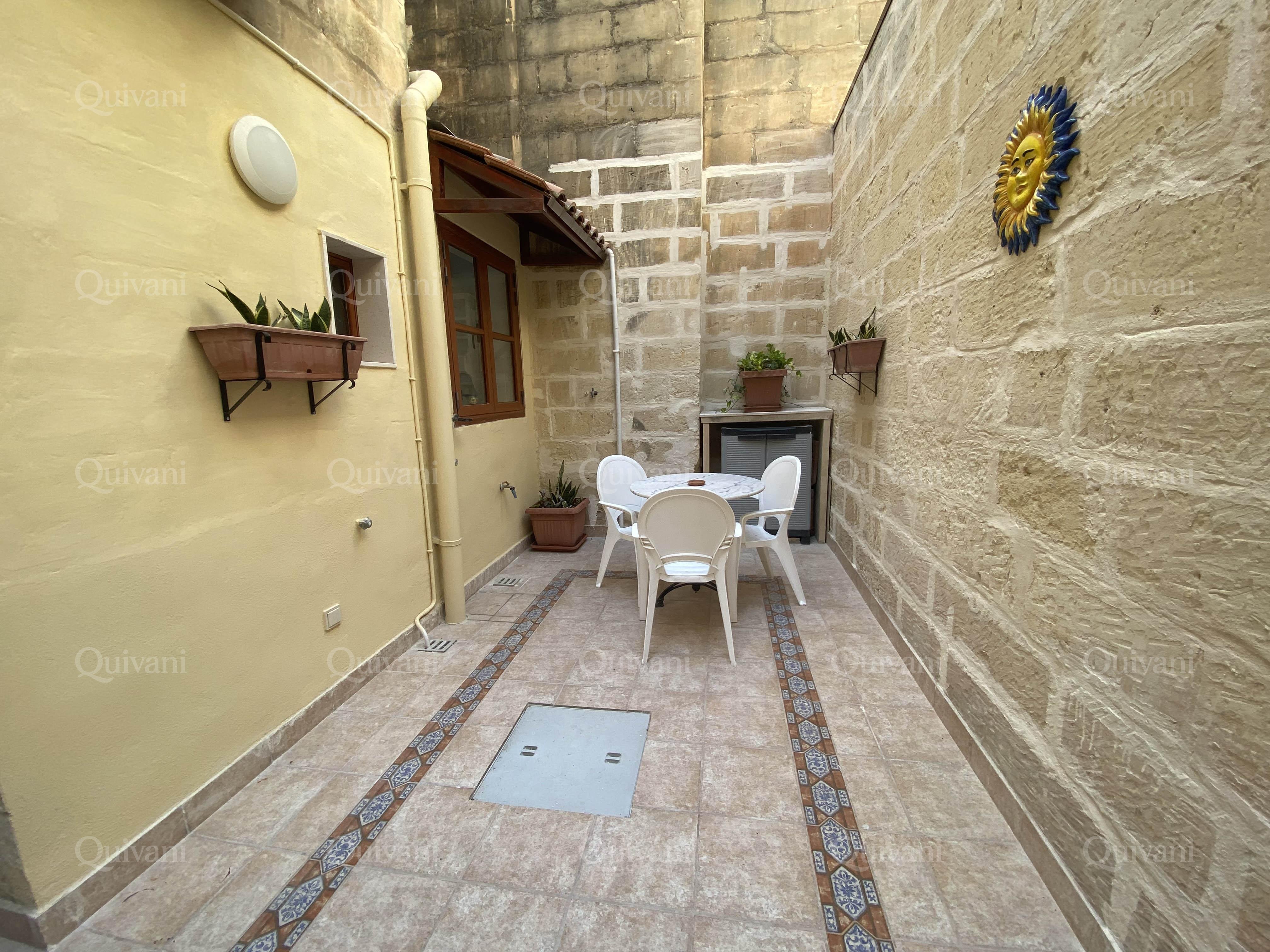 Sliema, Furnished Town House