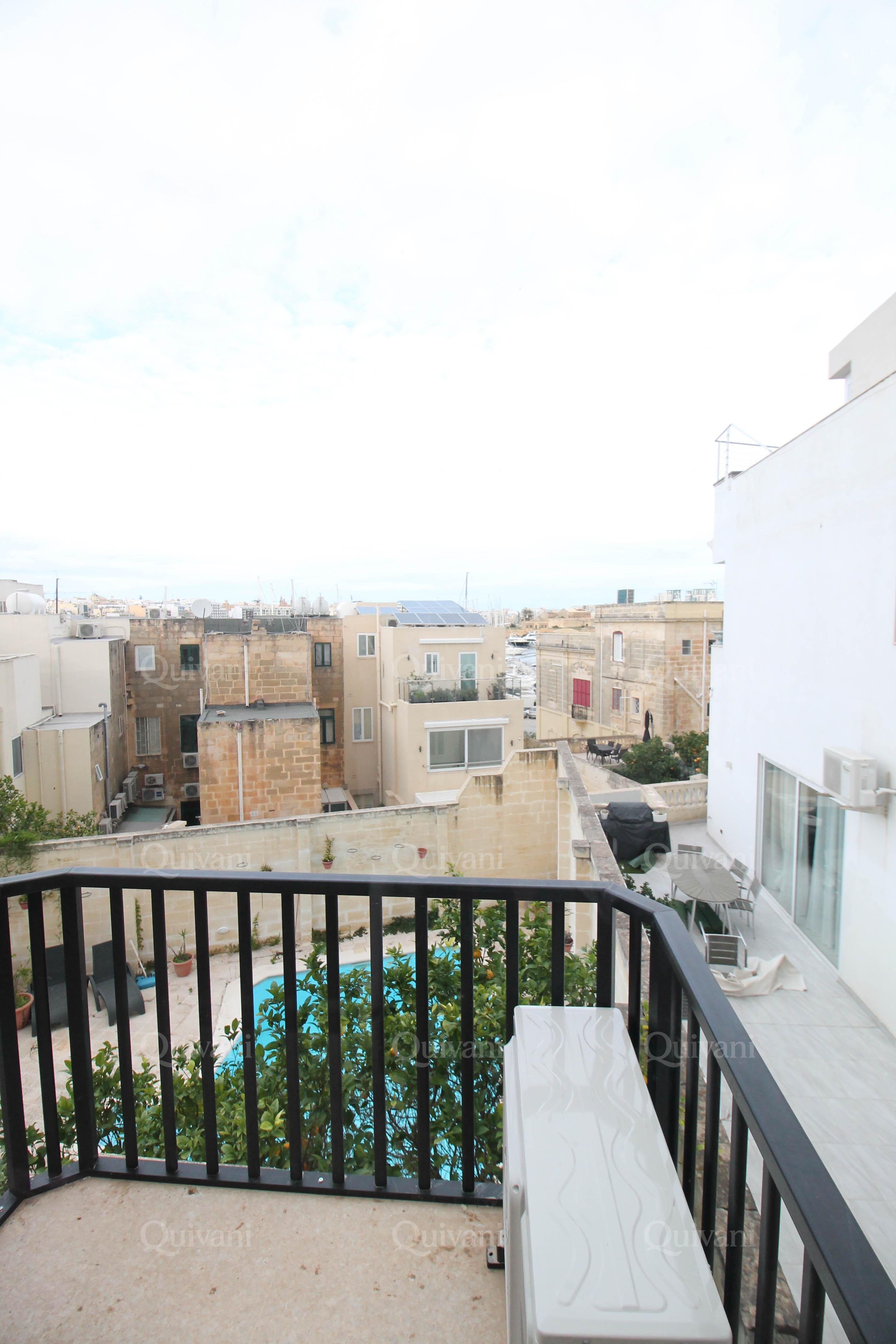 Ta'' Xbiex, Furnished Semi-detached Villa
