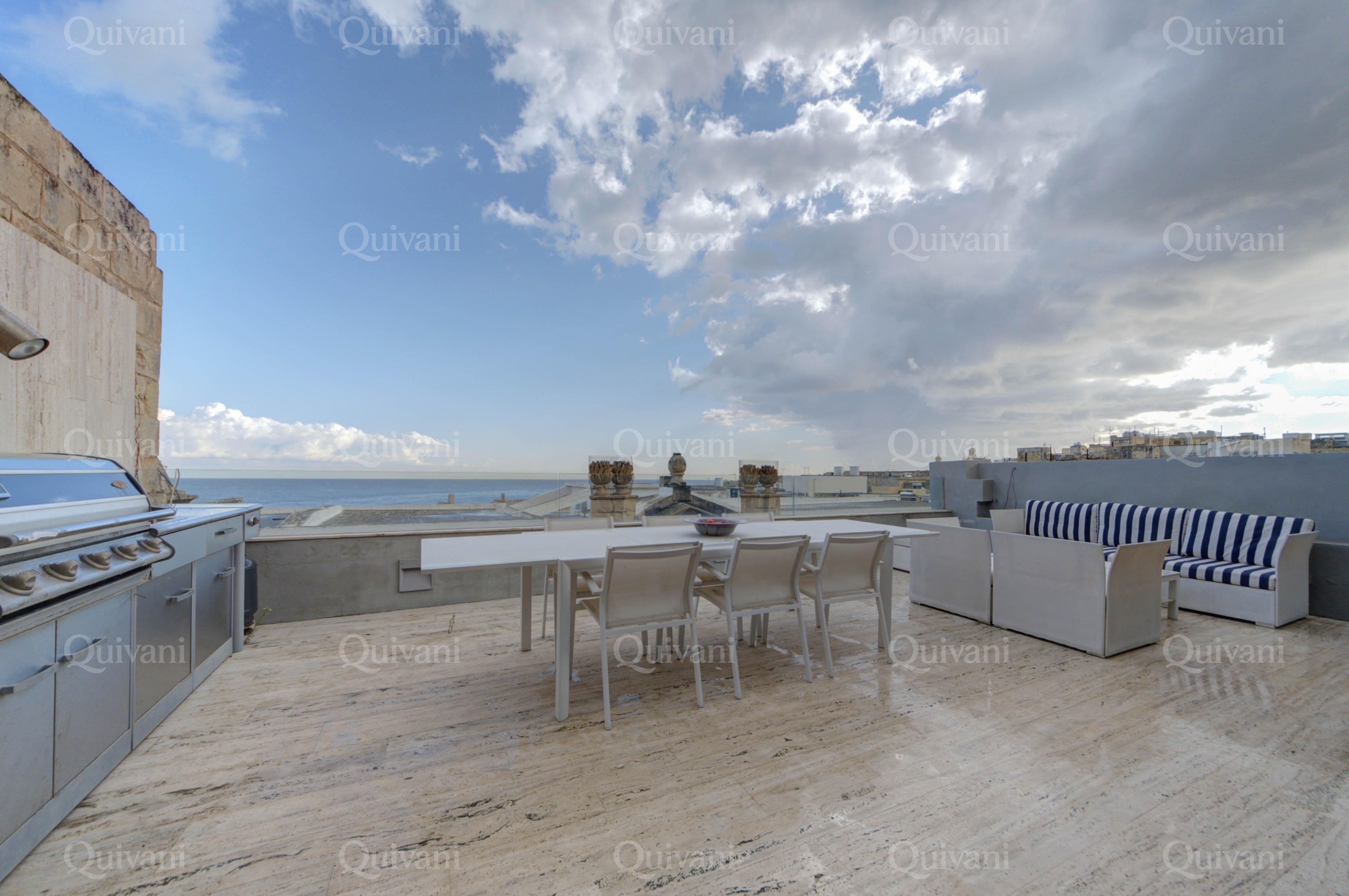 Valletta, Furnished Palazzo