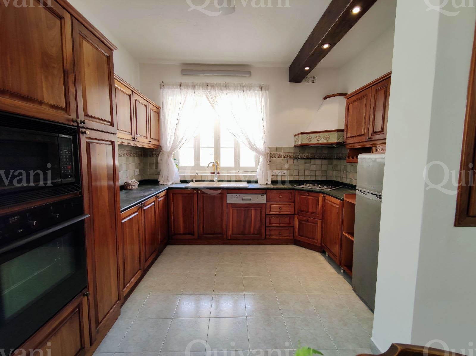 Mosta, Furnished Villa