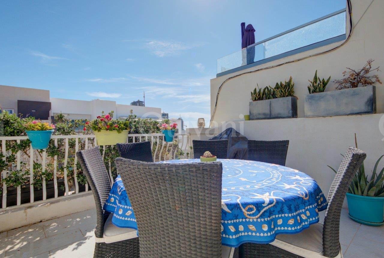 Swieqi, Furnished Penthouse