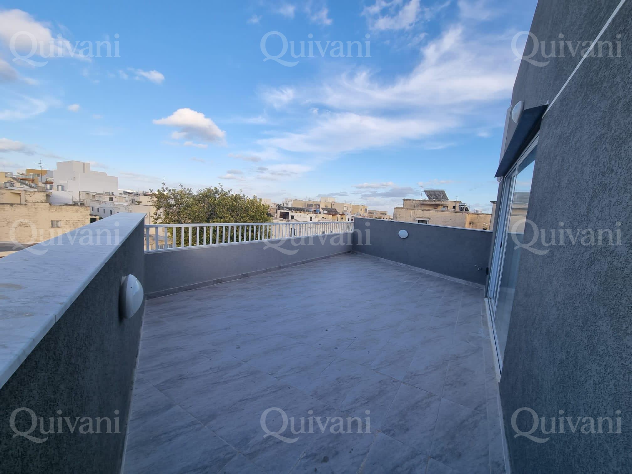 Naxxar, Furnished Penthouse