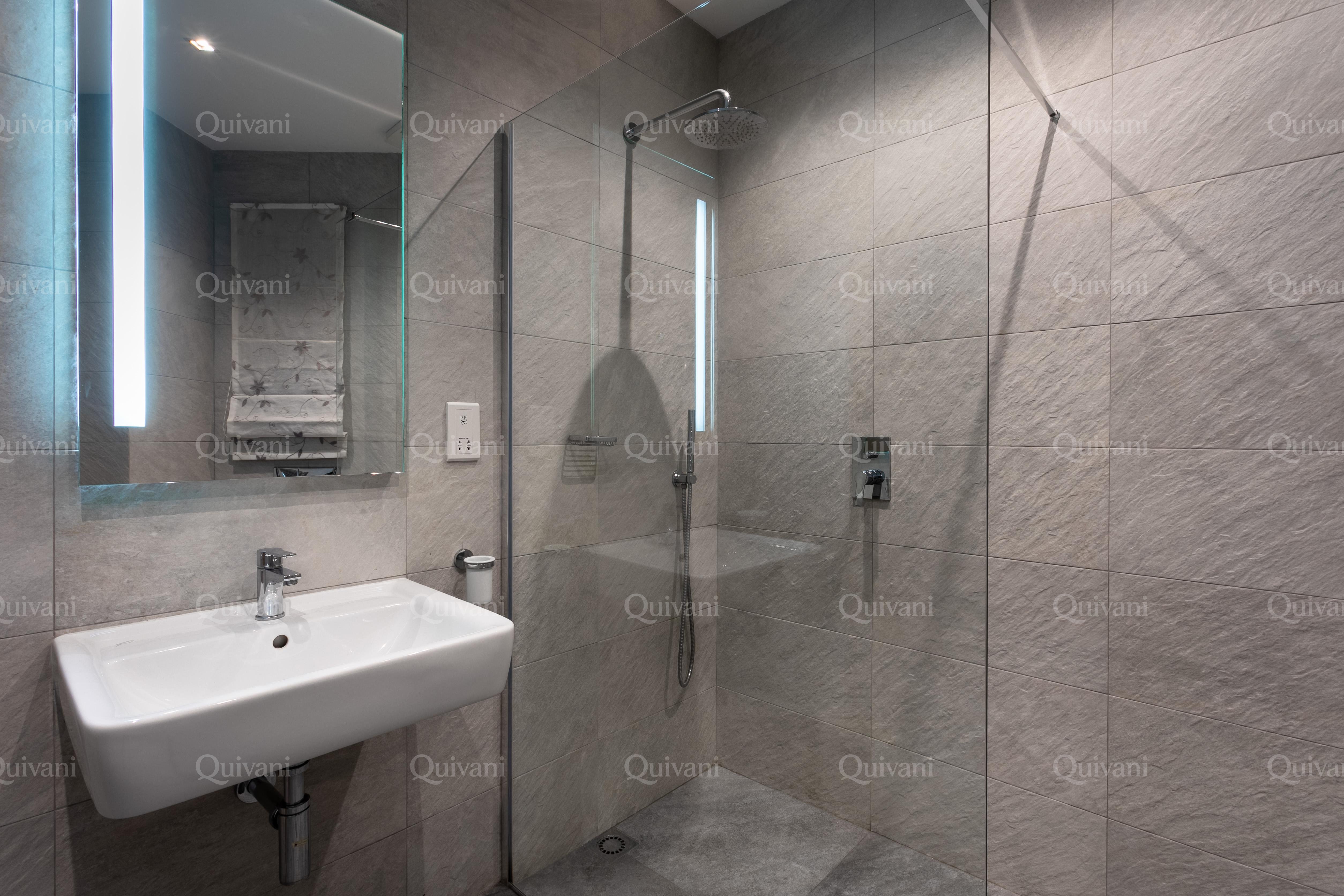Pendergardens, Furnished Duplex Apartment