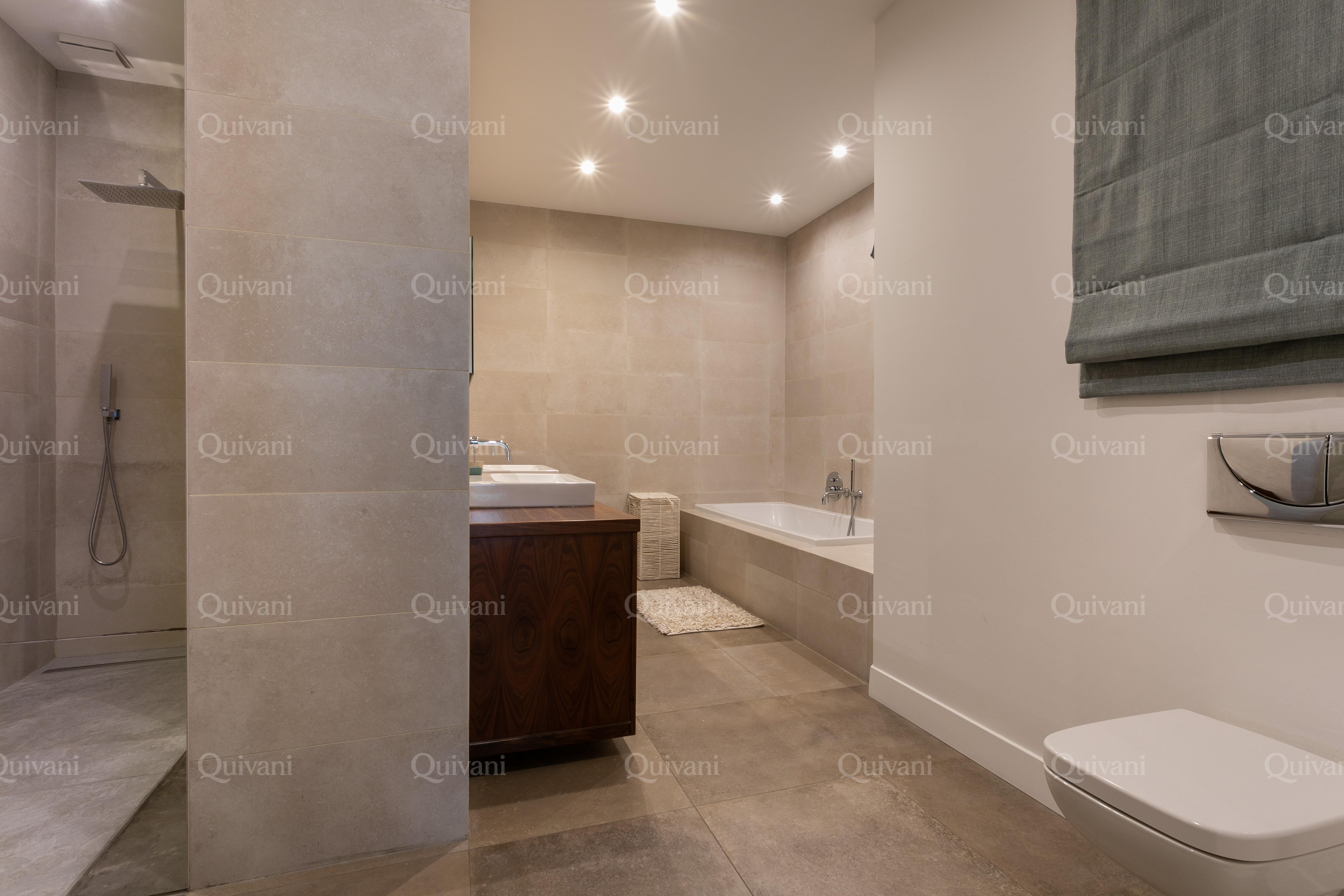 Pendergardens, Furnished Duplex Apartment