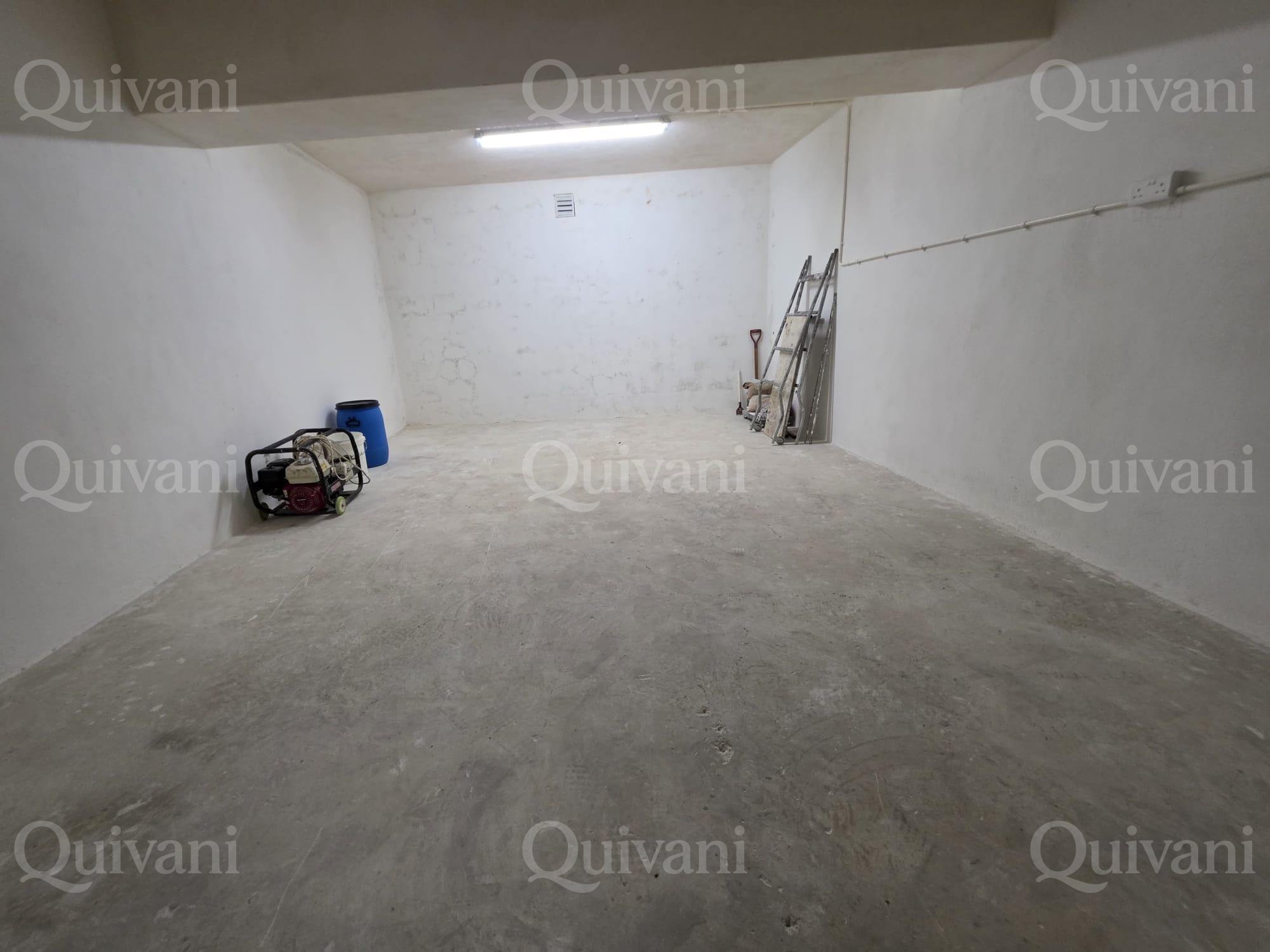 Qawra, Finished, Garage