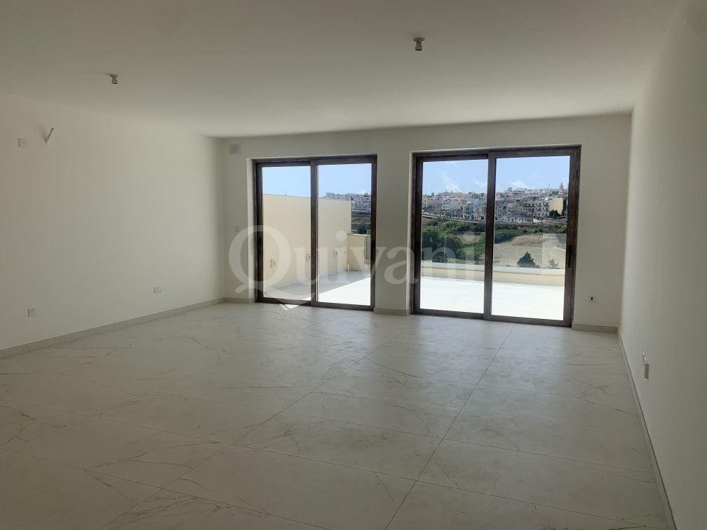 Mtarfa, Finished, Garage
