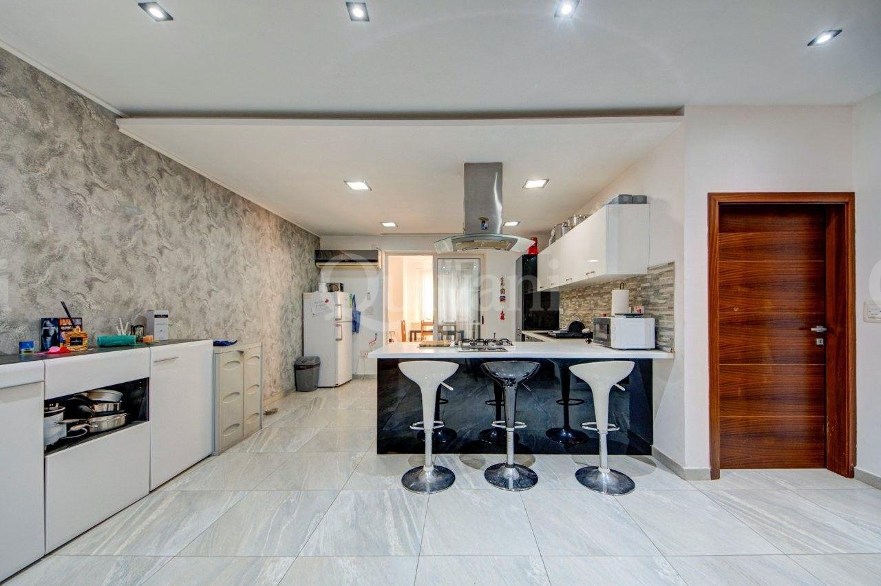 Santa Venera Duplex Penthouse with full ownership of Airspace
